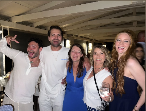 Barbara Meier (r.) und Jimi Blue Ochsenknecht feierten ausgelassen in Griechenland.