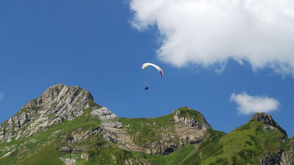 Heute.at - Paragleiter-Absturz – Pilot erlitt schwere Verletzungen