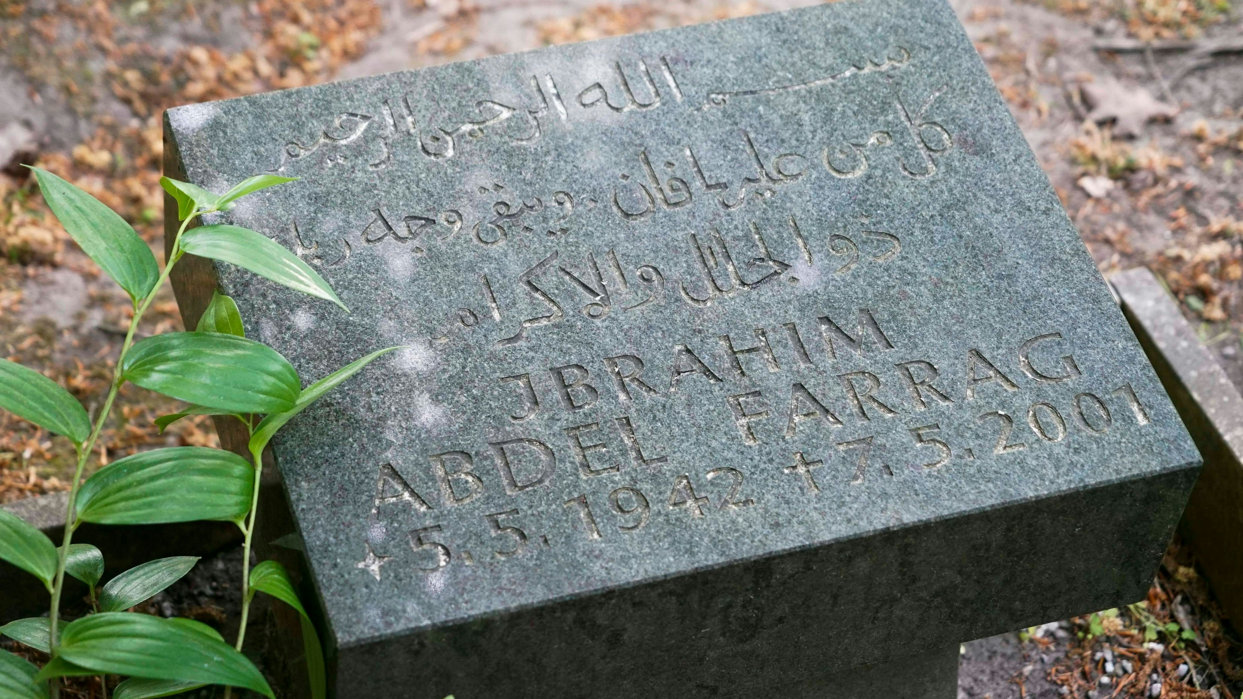 Auch das Grab von Nadjas Vater Ibrahim (56) befindet sich auf dem Friedhof Ohlsdorf. Der Nutzungsvertrag läuft 2026 nach 25 Jahren aus.