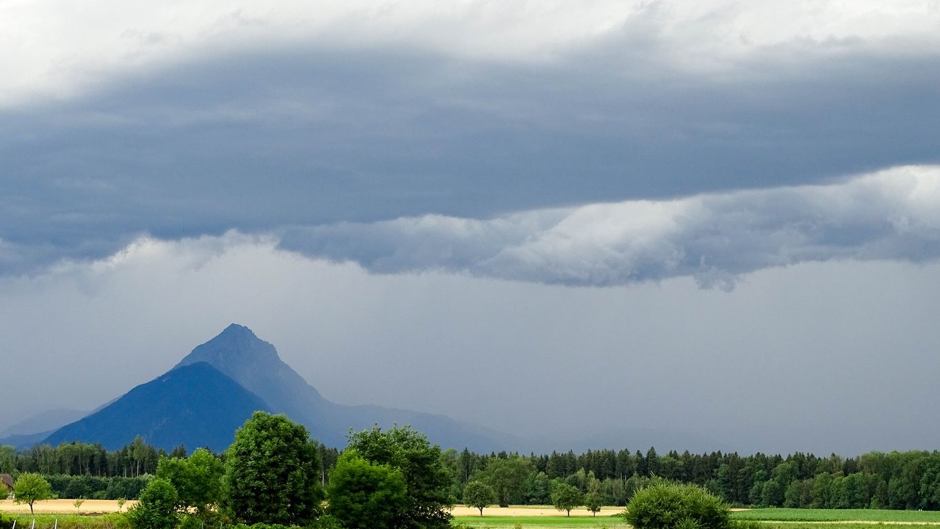 Schwere Unwetter nehmen auch am Dienstag Kurs auf Österreich. (Symbolbild)