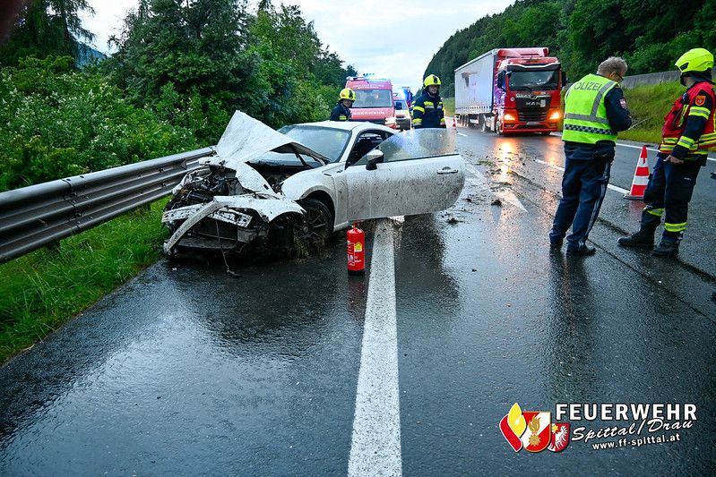 Am Unfallwagen entstand Totalschaden.
