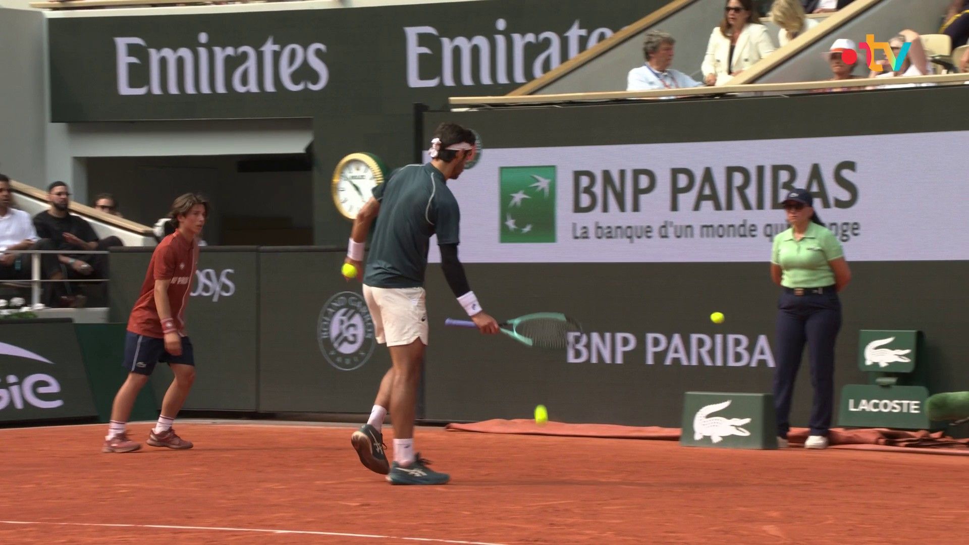 Musetti schoss eine Linienrichterin ab.