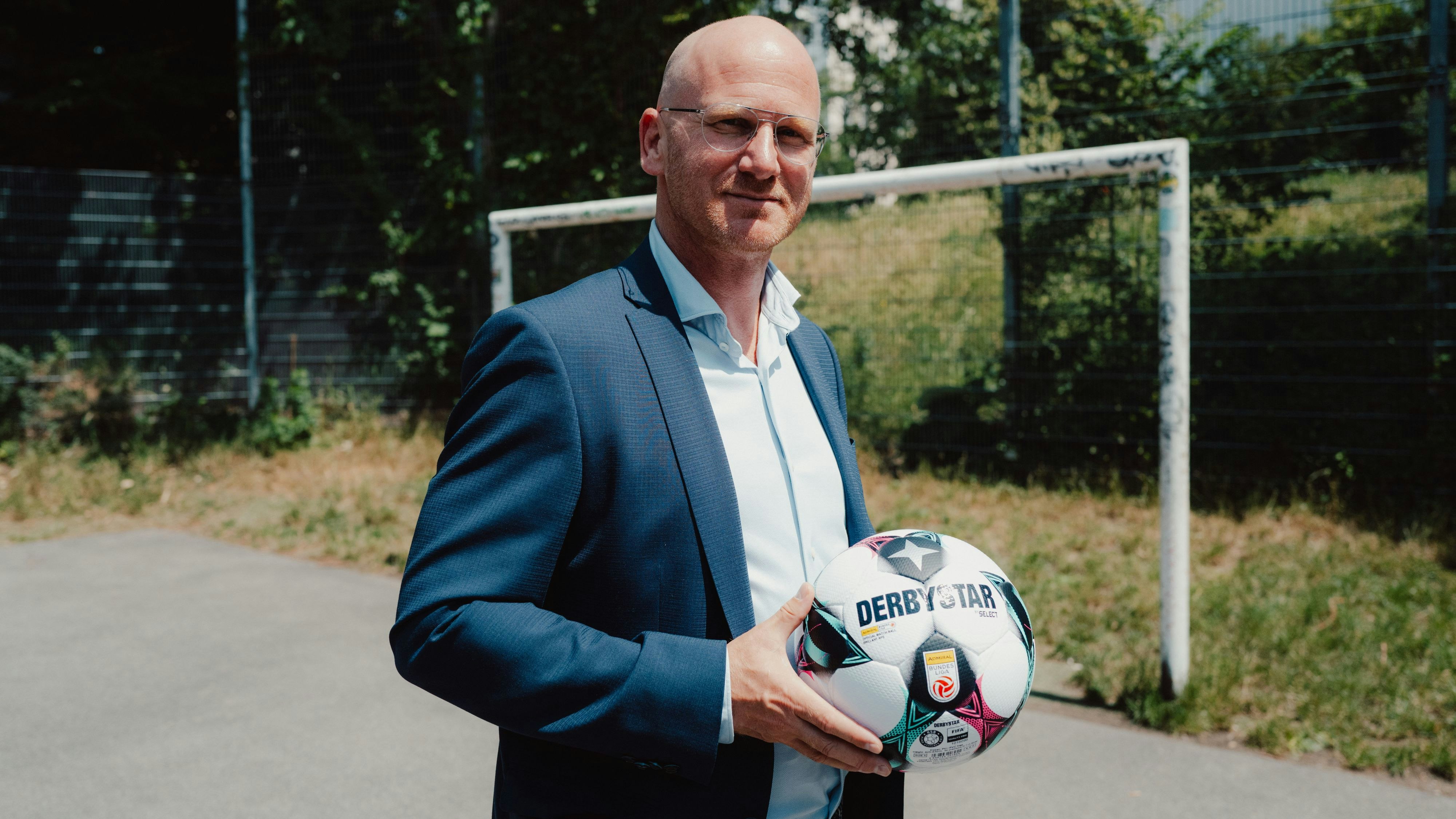 TV-Hammer! Bundesliga nur noch auf eigener Plattform