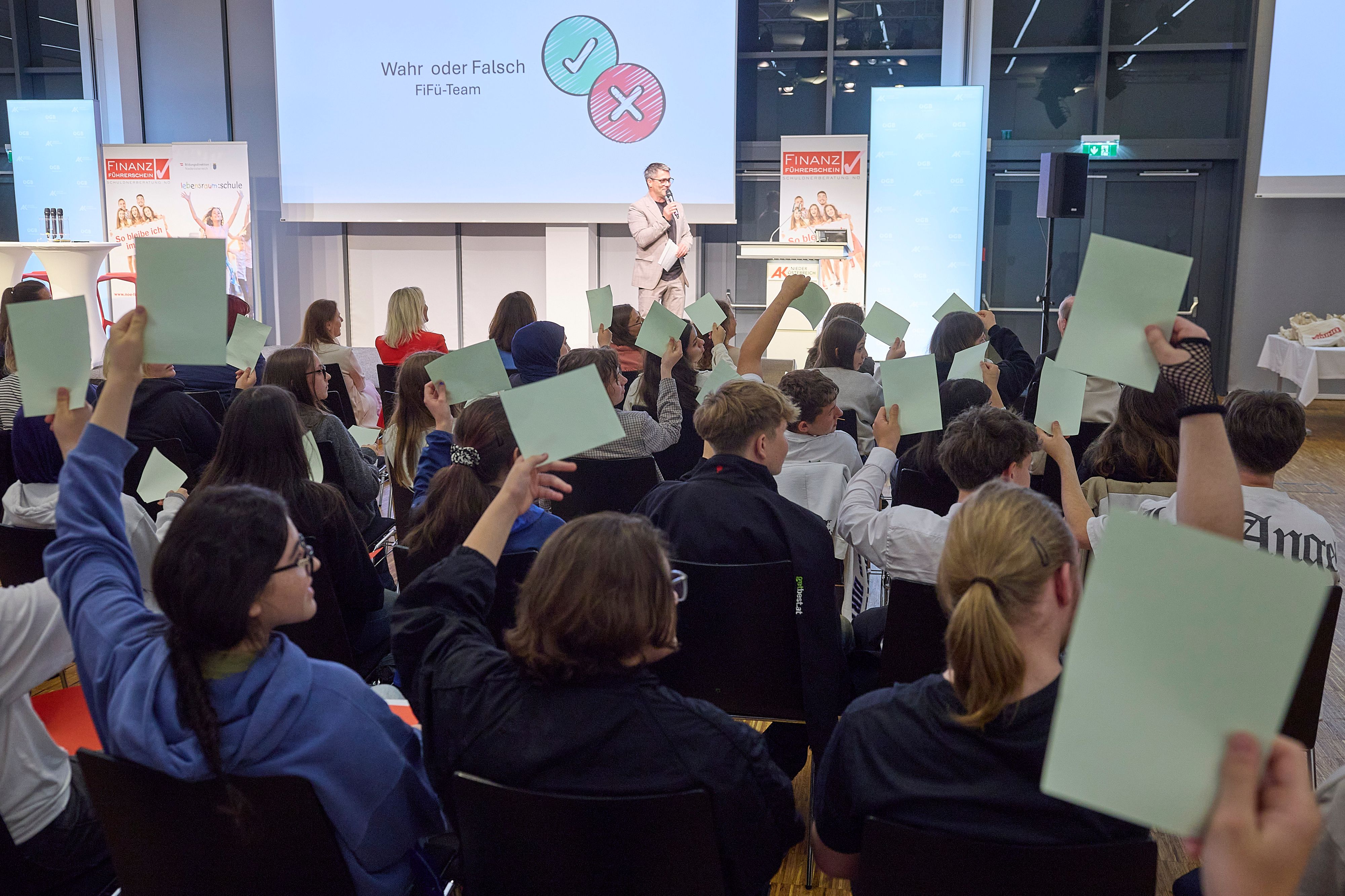 Finanzführerschein überreicht