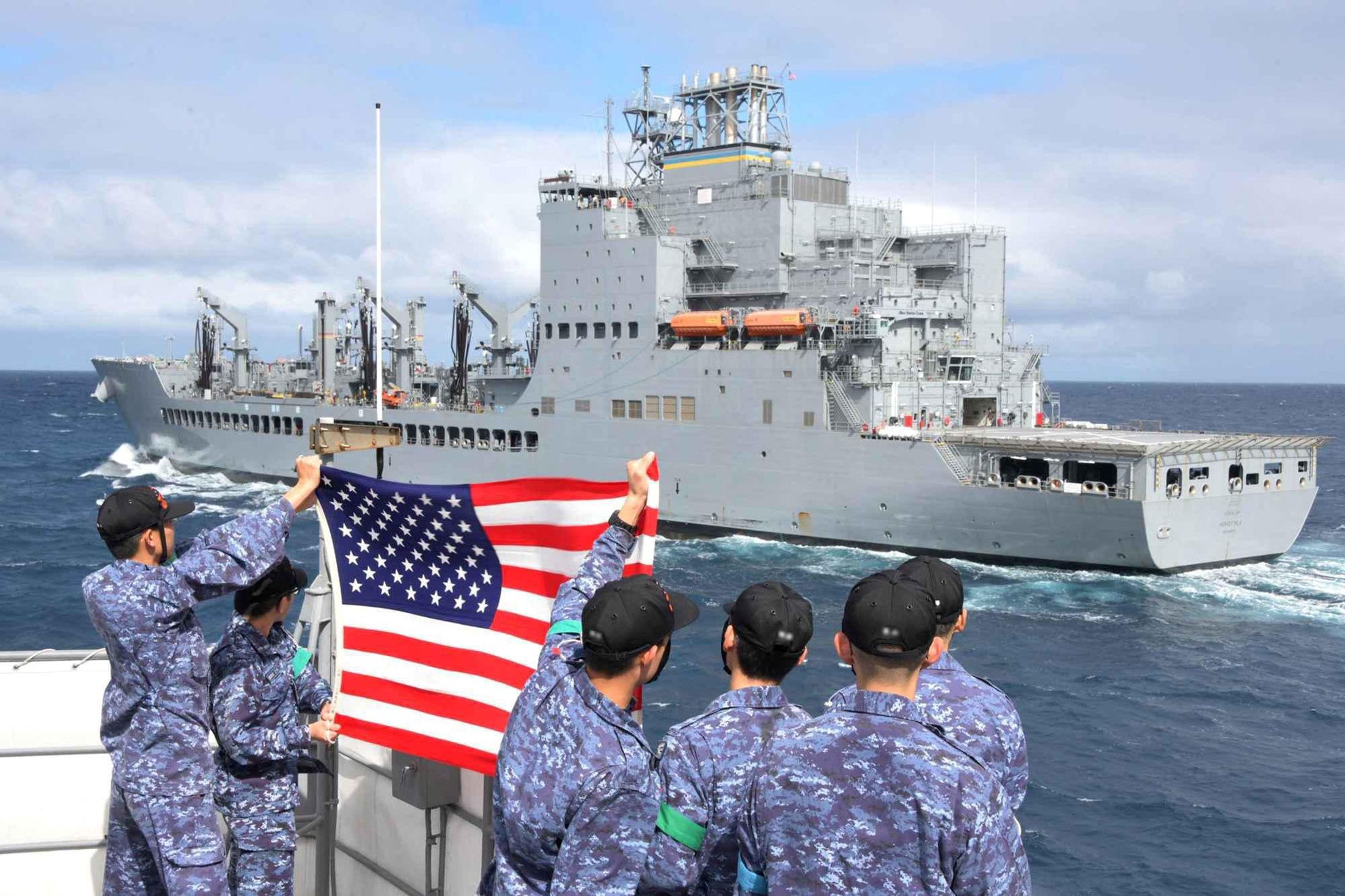 Harvey Milk diente während des Koreakriegs als Matrose, bevor er aufgrund seiner Homosexualität aus dem Militärdienst entlassen wurde.