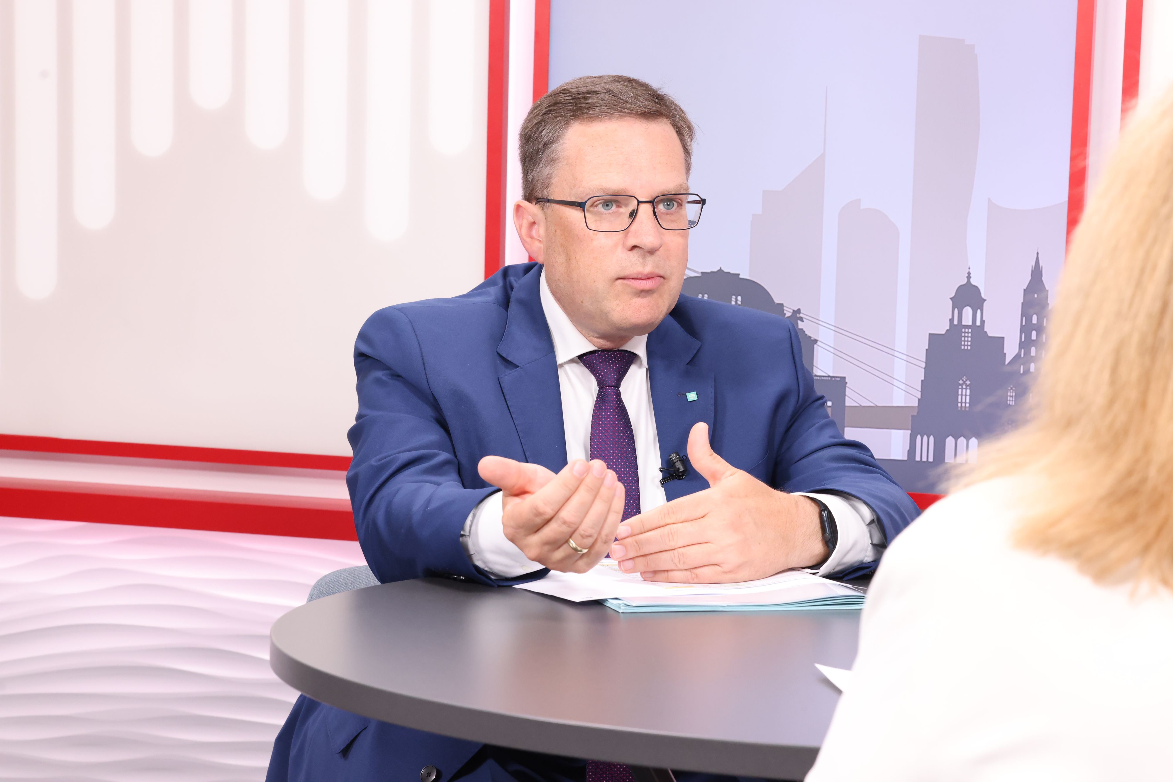 VP-Klubchef August Wöginger im Interview mit <em>