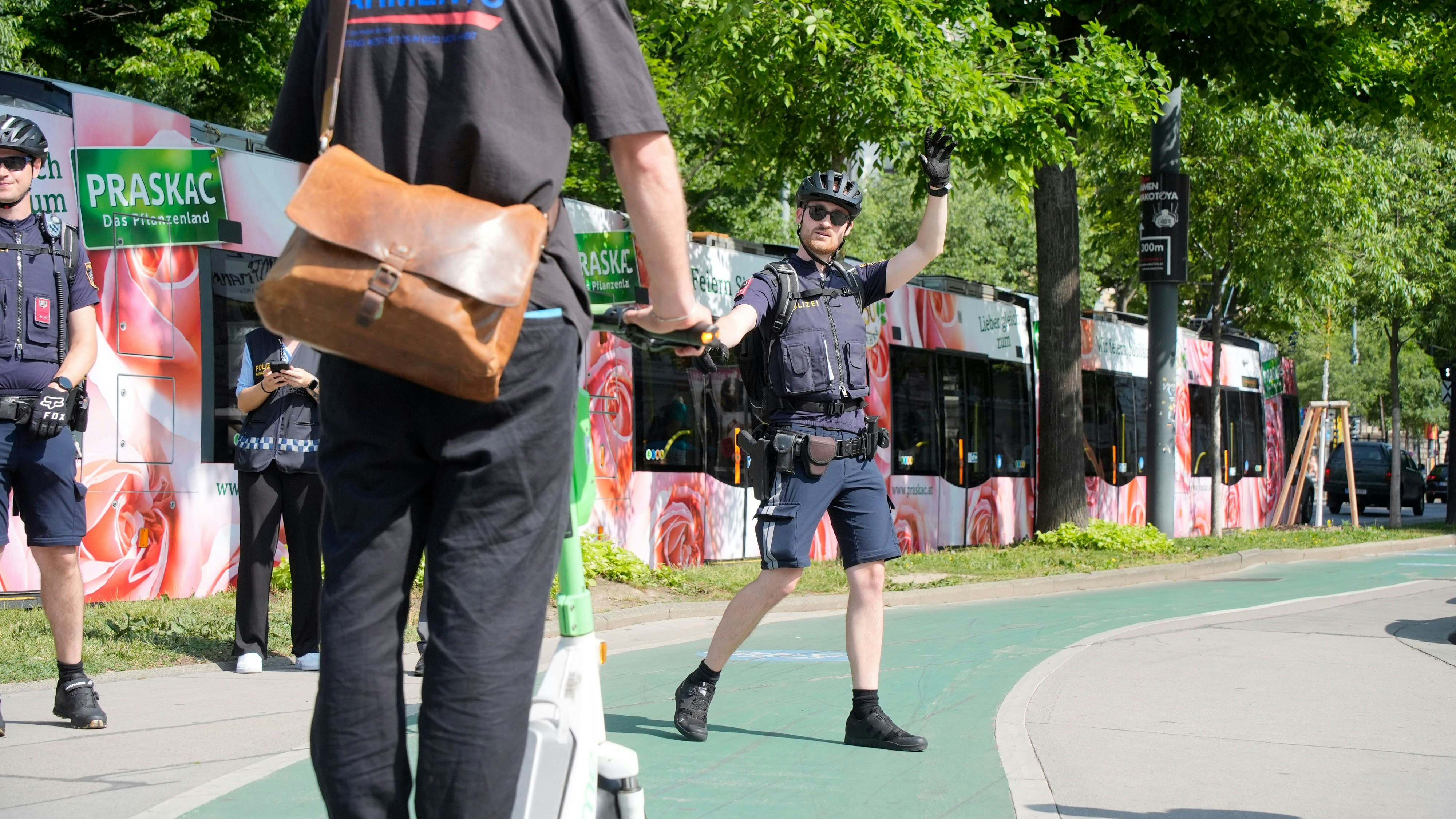 Heute.at - Polizei stoppt 27-Jährigen und landet Volltreffer