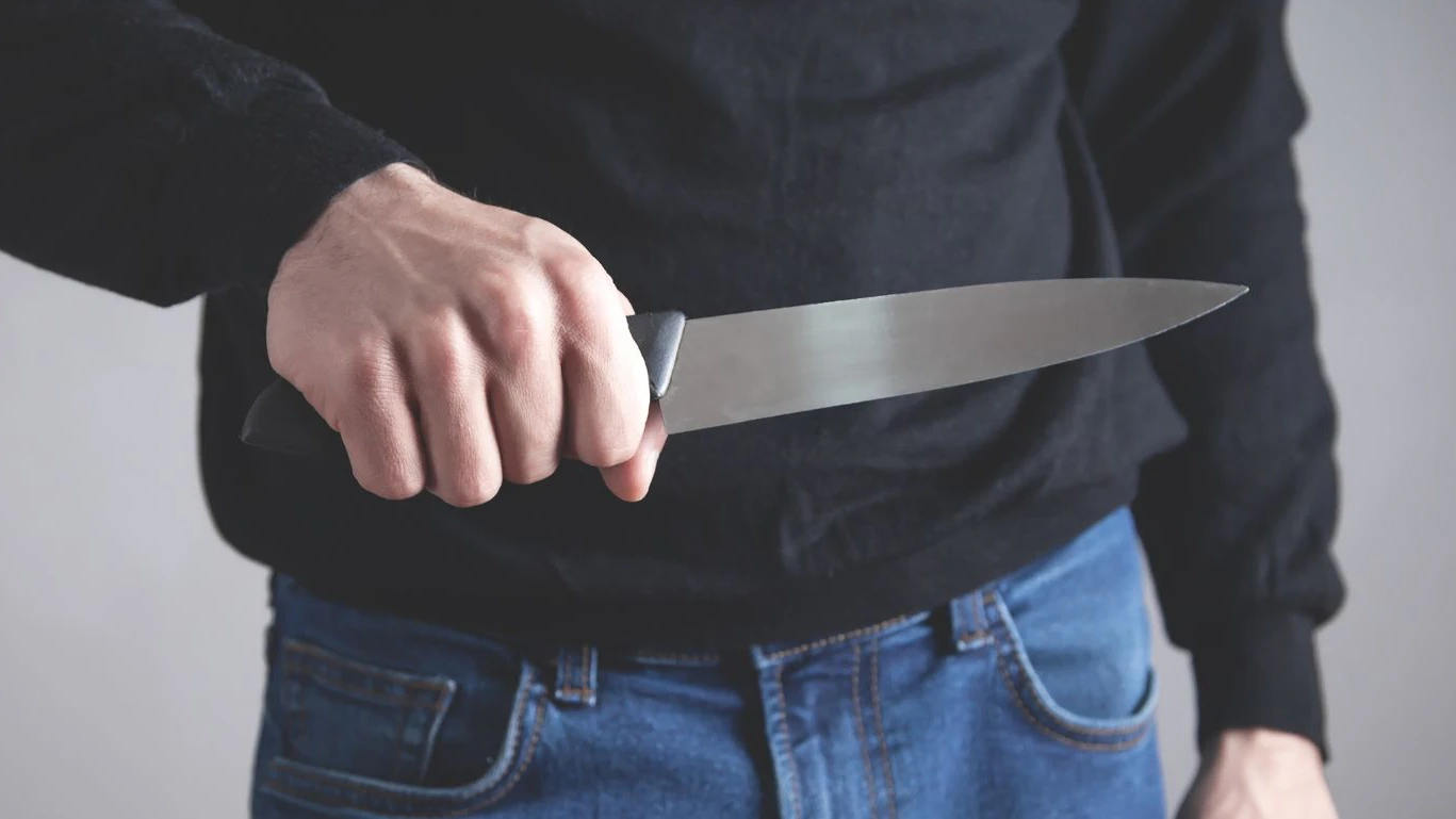 Der Jugendliche drohte mit einem Messer.