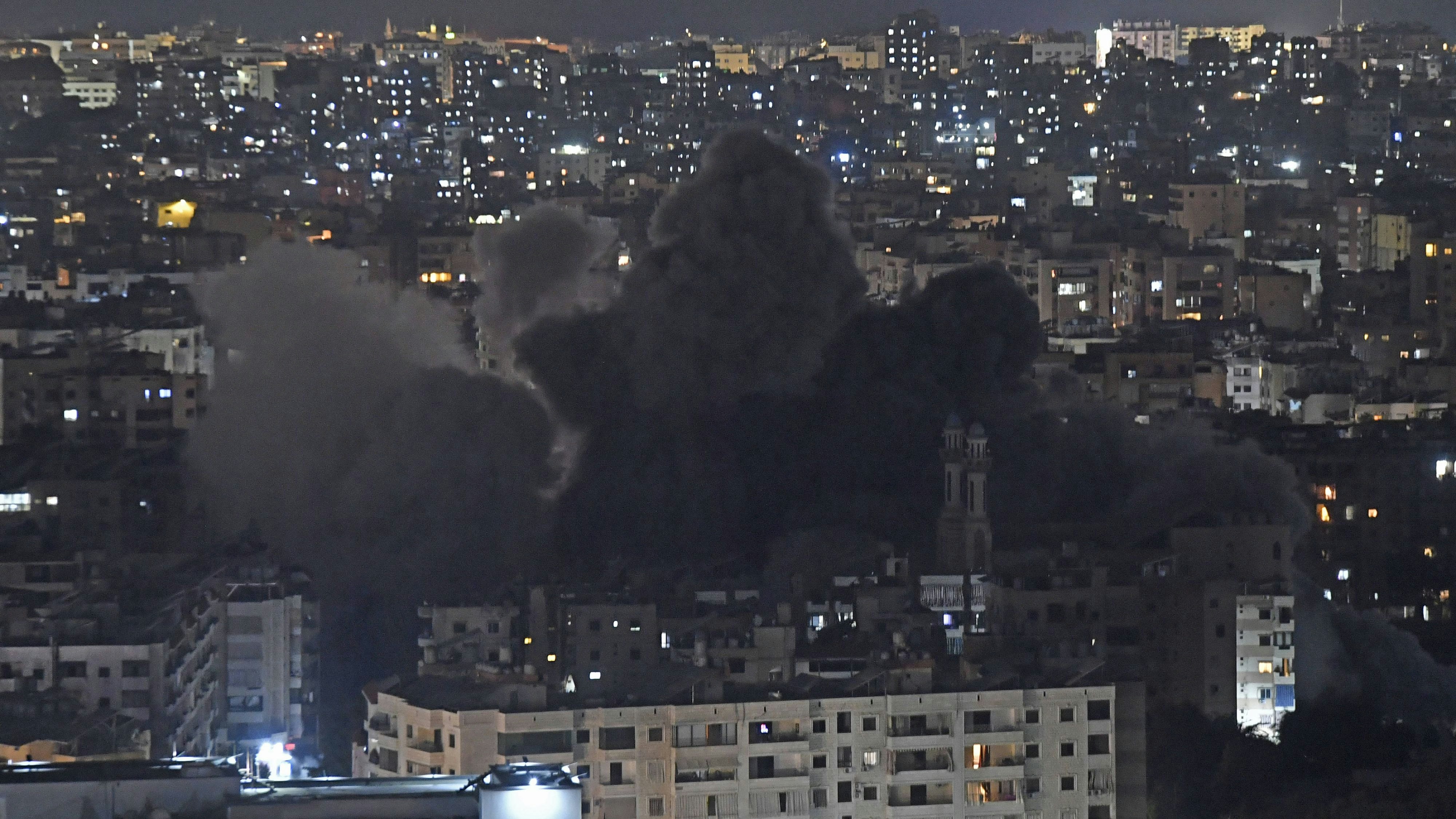 Heute.at - Lage spitzt sich zu – Israel greift Vororte Beiruts an