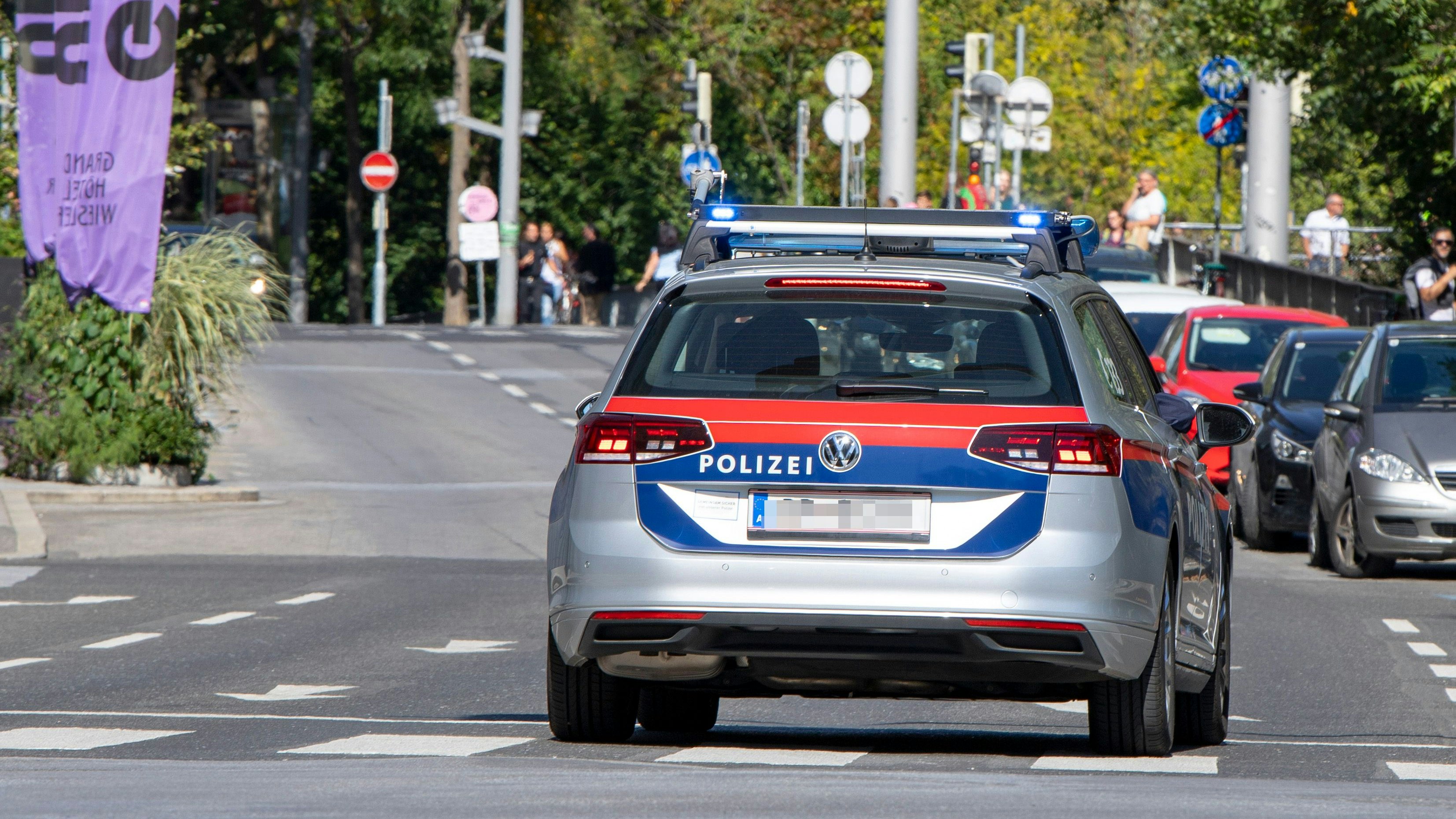 Heute.at - Böller vor Grazer HTL gezündet – Täter überführt
