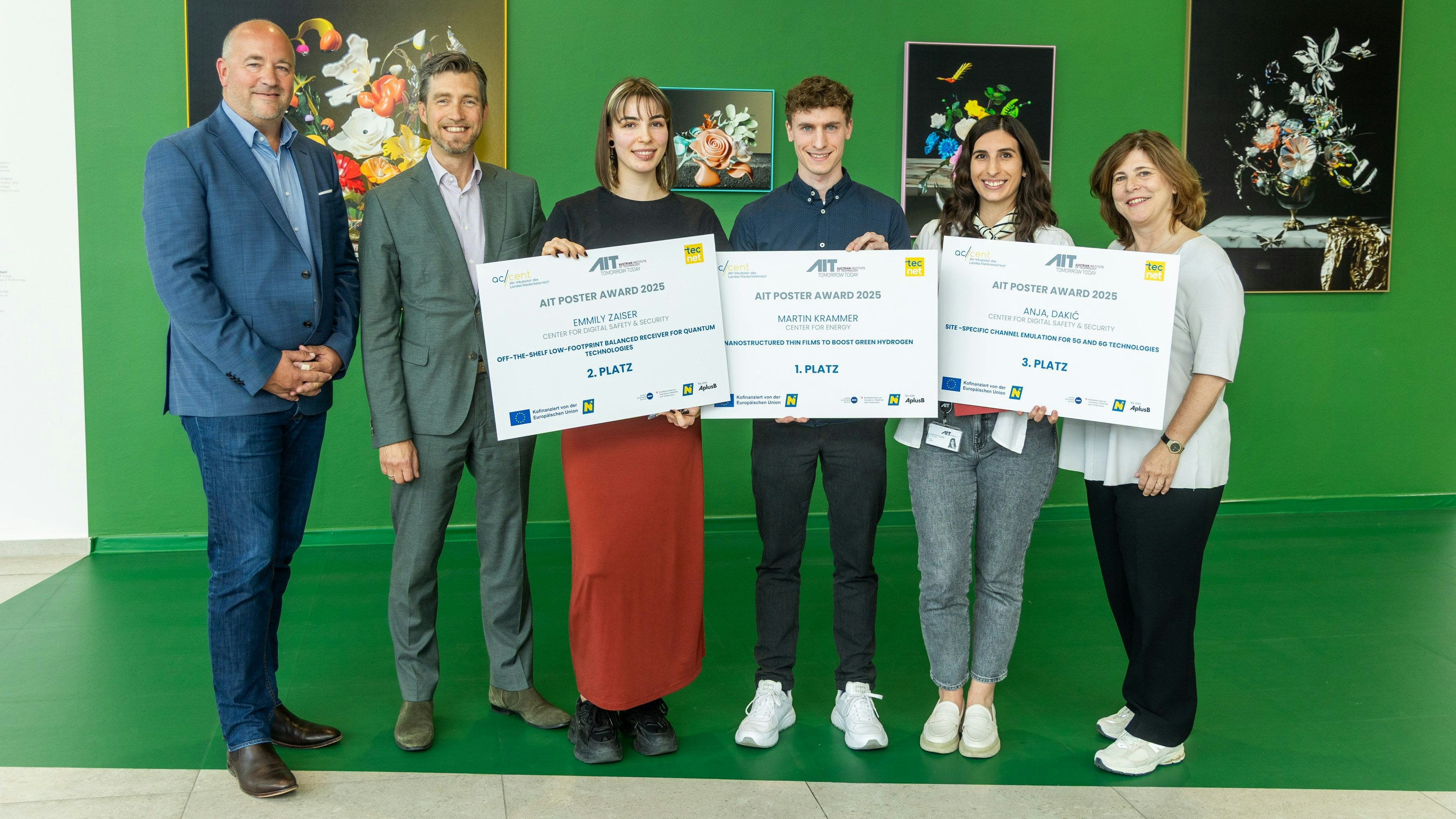 Michael Moll (accent, CEO), Alexander Svejkovsky (AIT, Managing Director), Emmily Zaiser (2. Platz AIT Poster Award), Martin Krammer (1. Platz AIT Poster Award), Anja Dakic (3. Platz AIT Poster Award), Doris Agneter (tecnet equity, Geschäftsführerin).