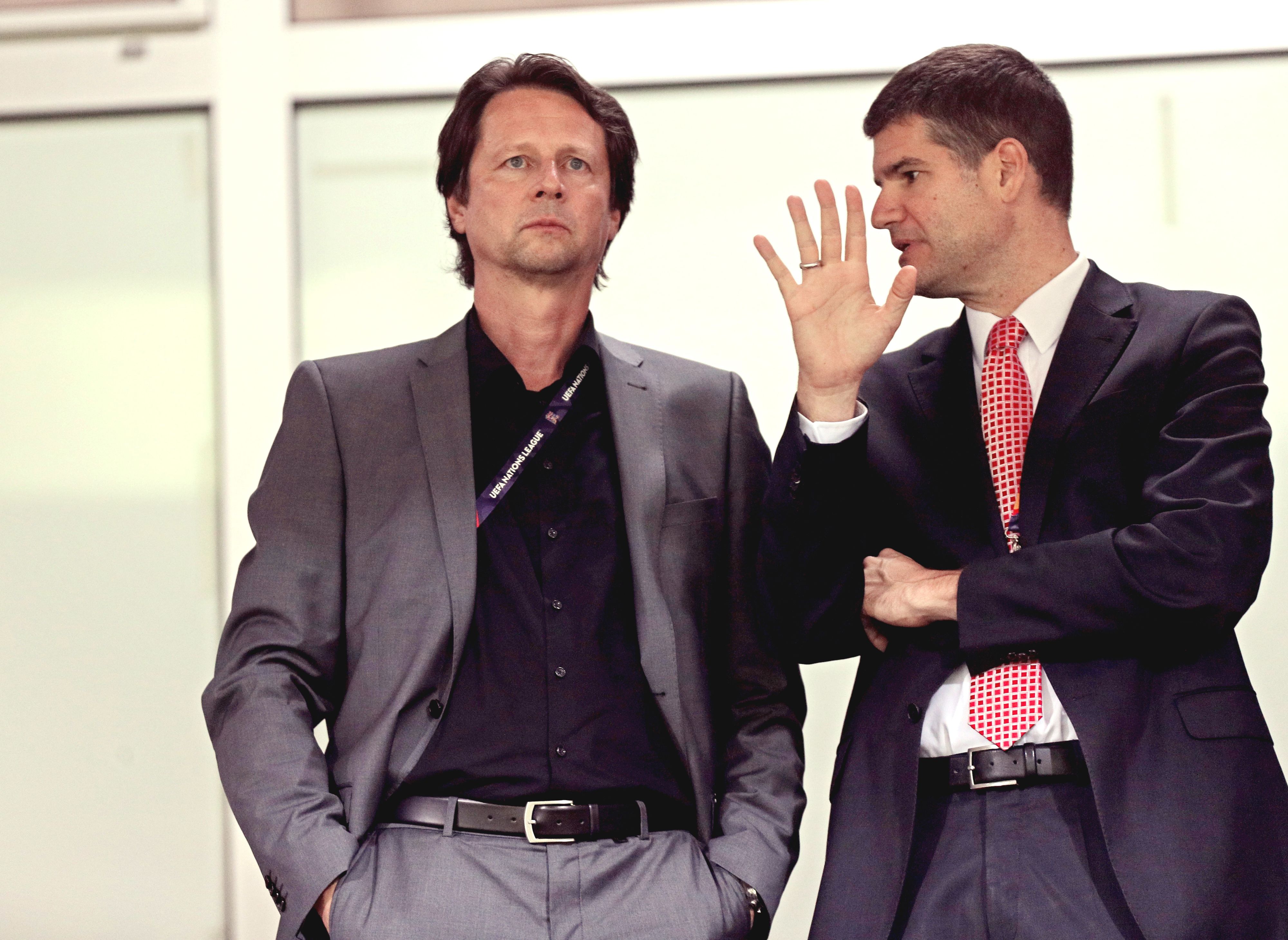 Bernhard Neuhold (r.) checkt schon mögliche Unterkünfte für die WM.