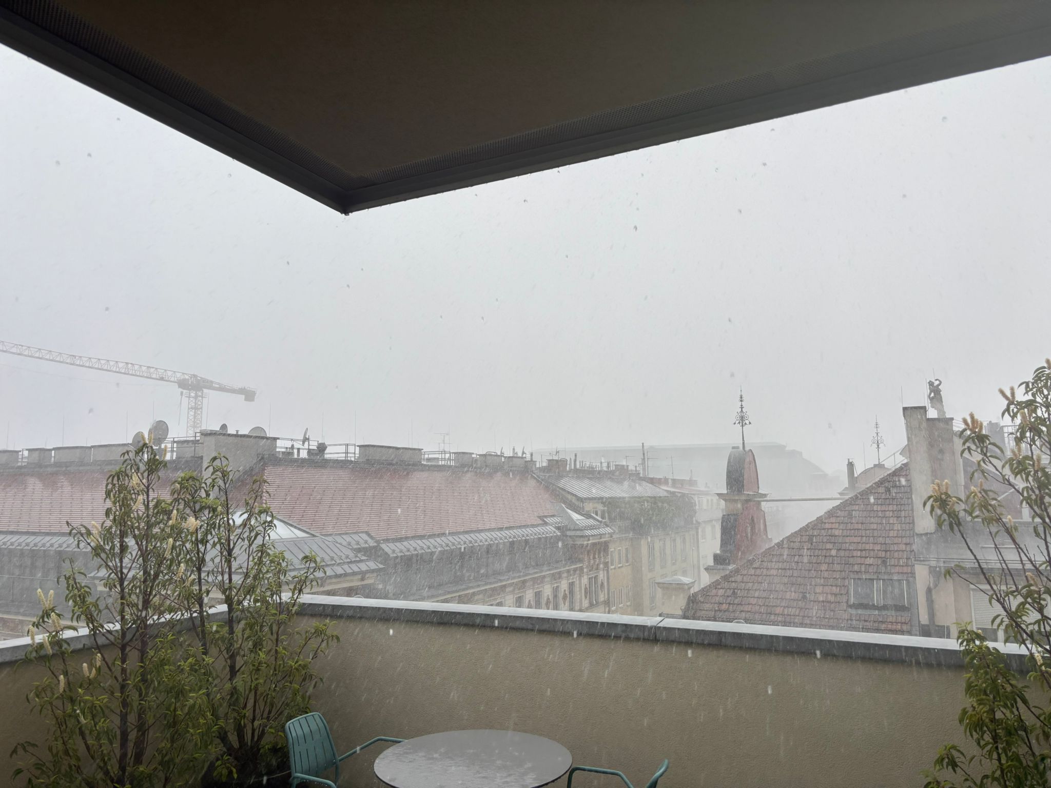 Starke Regenfälle am Samstagnachmittag in der Wiener City.