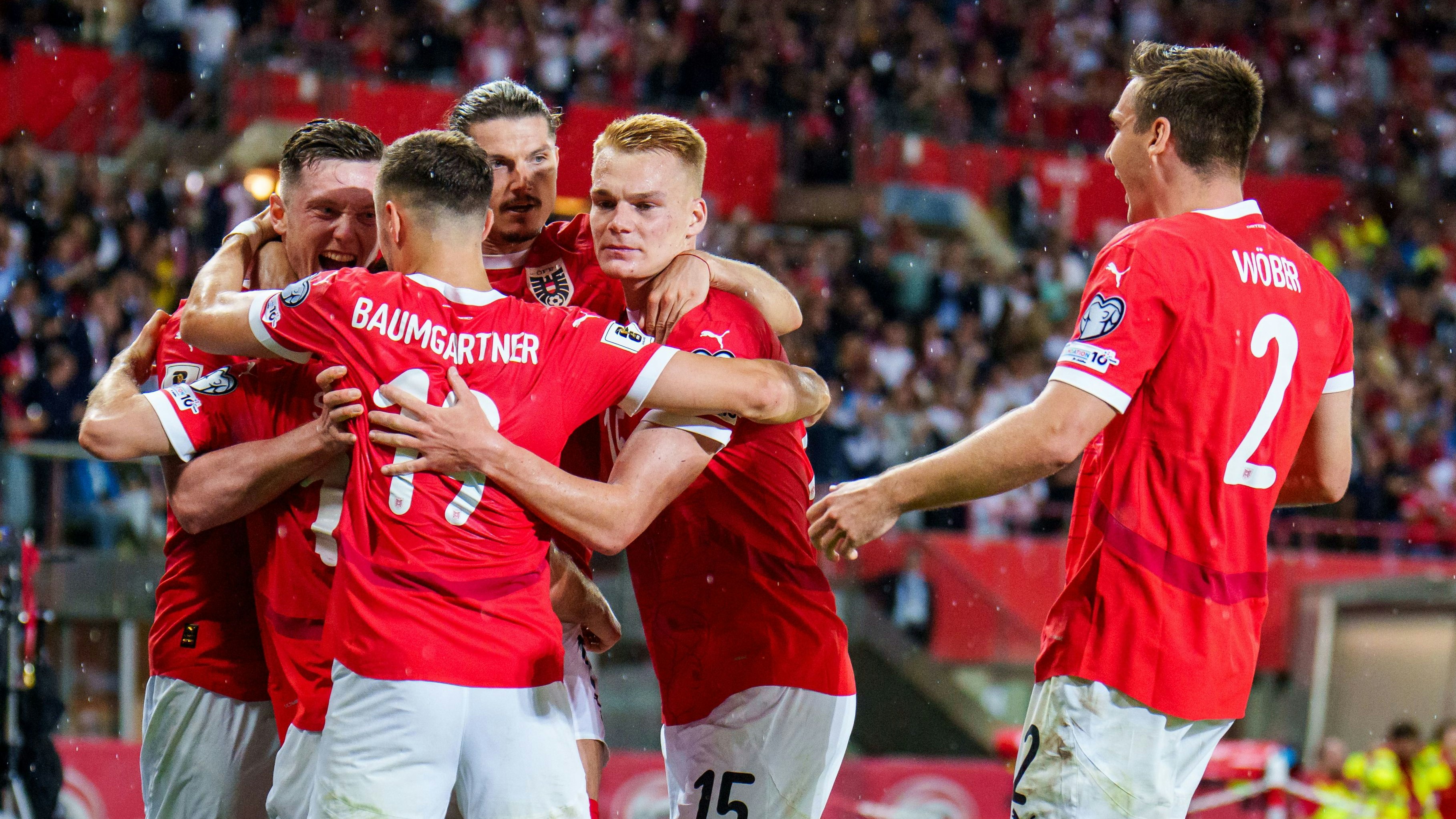 Das ÖFB-Team bejubelt den Sieg gegen Rumänien. 