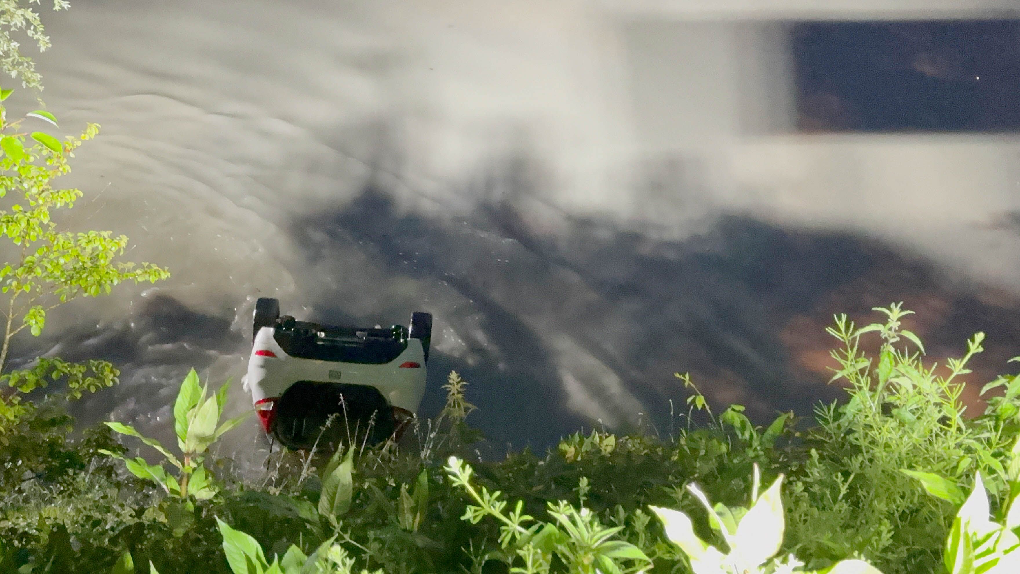  Langkampfen-Oberlangkampfen-Fahrzeug nach Unfall im Inn versunken -Fotocredit: ZOOM.TIROL 