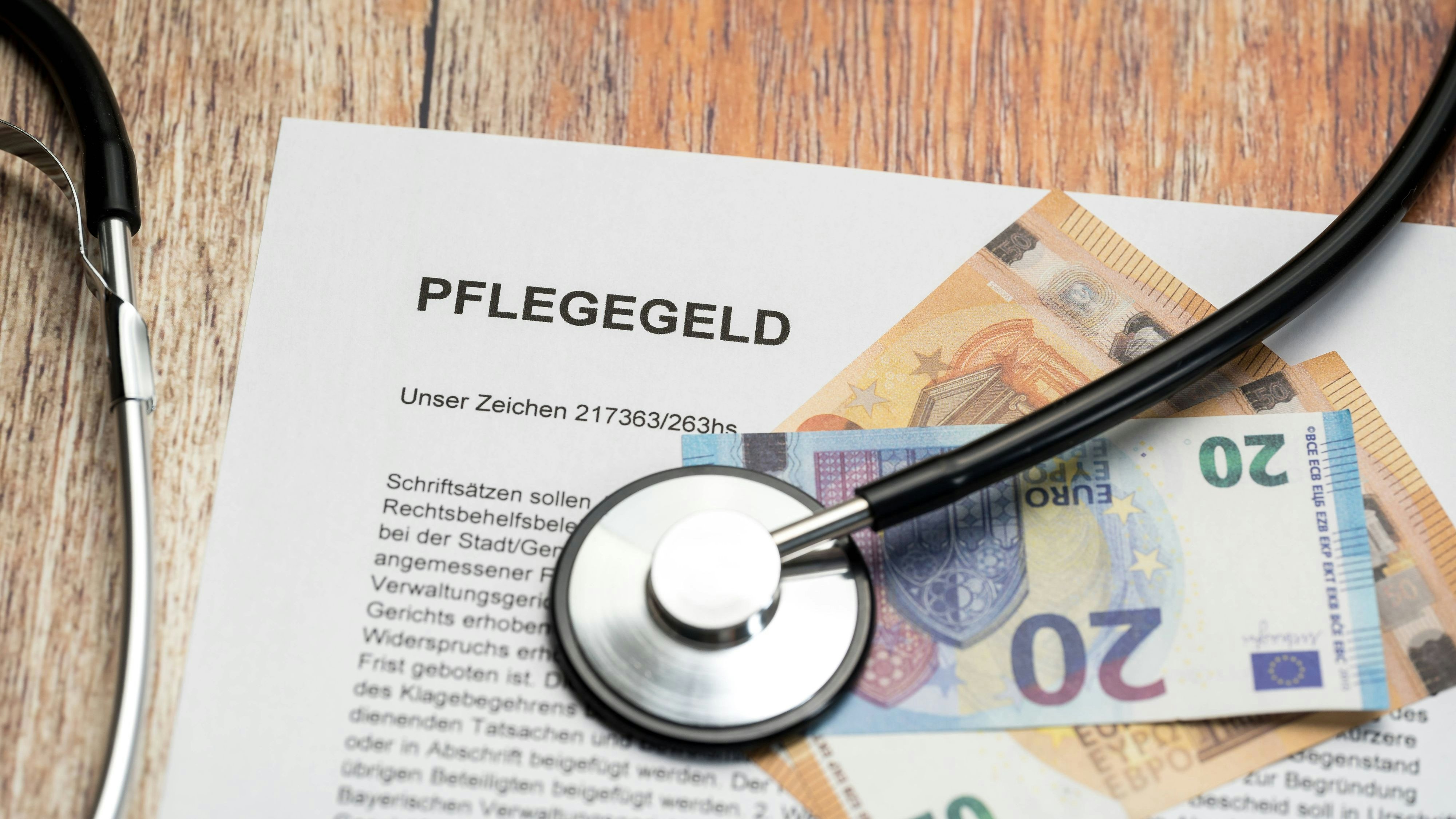 25 February 2023: Letter with inscription: care allowance. Symbol image care allowance for care of relatives *** Brief mit Aufschrift: Pflegegeld. Symbolbild Pflegegeld für Pflege von Angehörigen