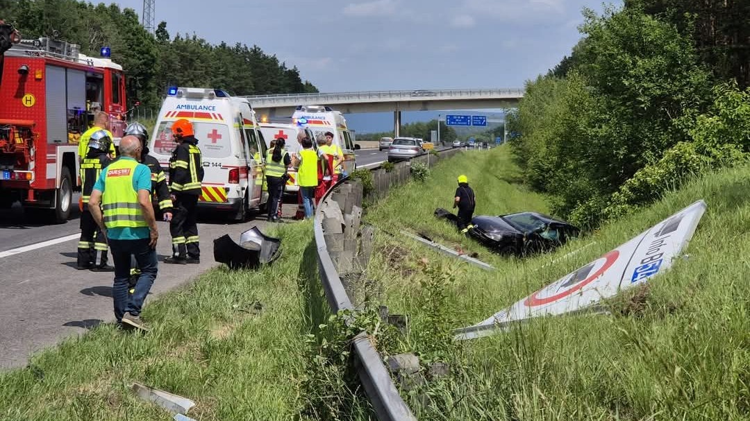 Schwerer Verkehrsunfall im Bezirk Neunkirchen: Die Einsatzkräfte vor Ort