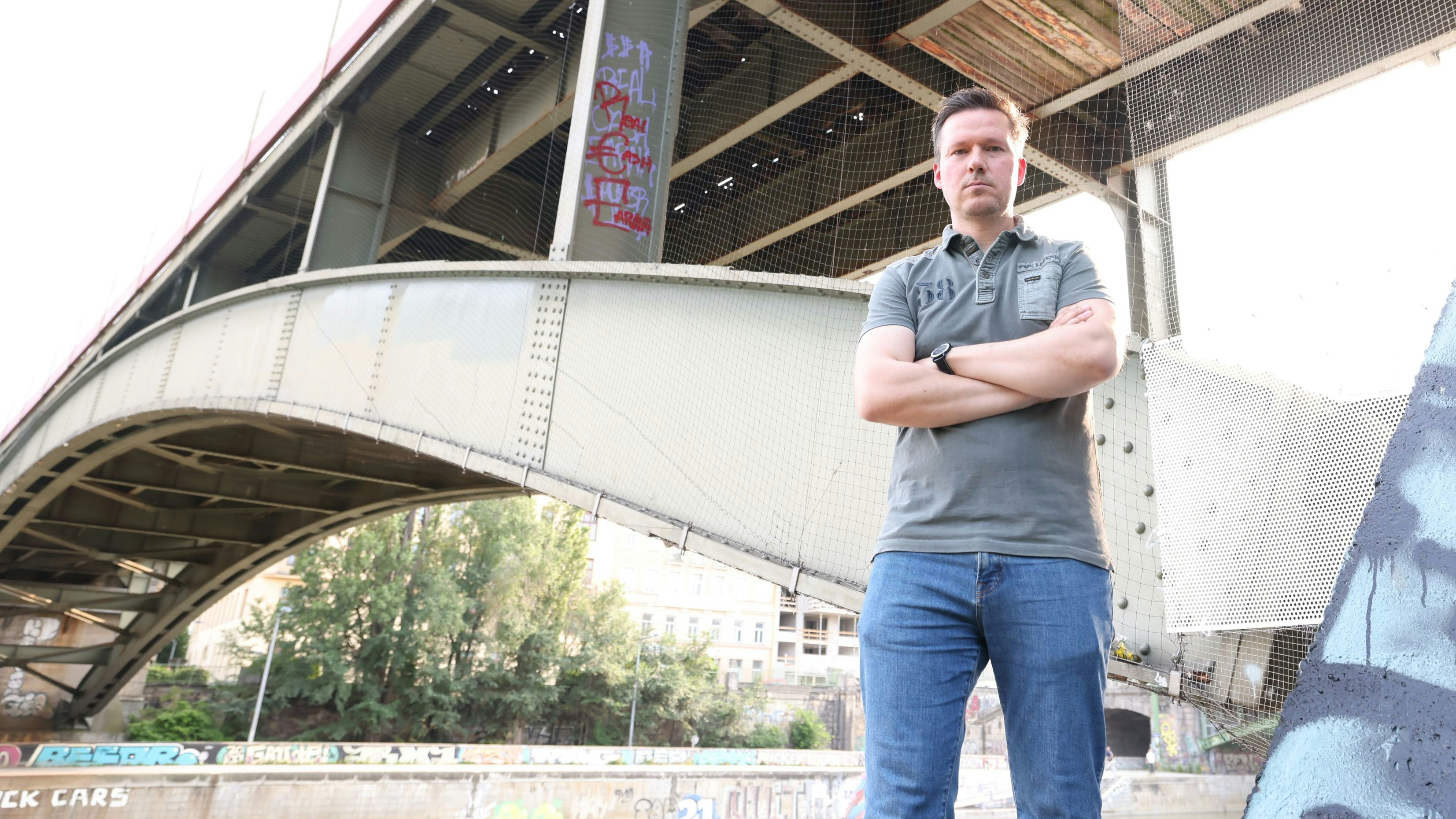 Heute.at - Netz bei S-Bahn-Brücke wird zur Todesfalle für Tiere