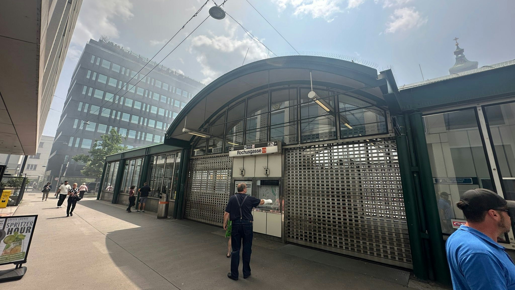 Heute.at - Bus, U-Bahn – Großbrand sorgt für Öffi-Chaos in Wien