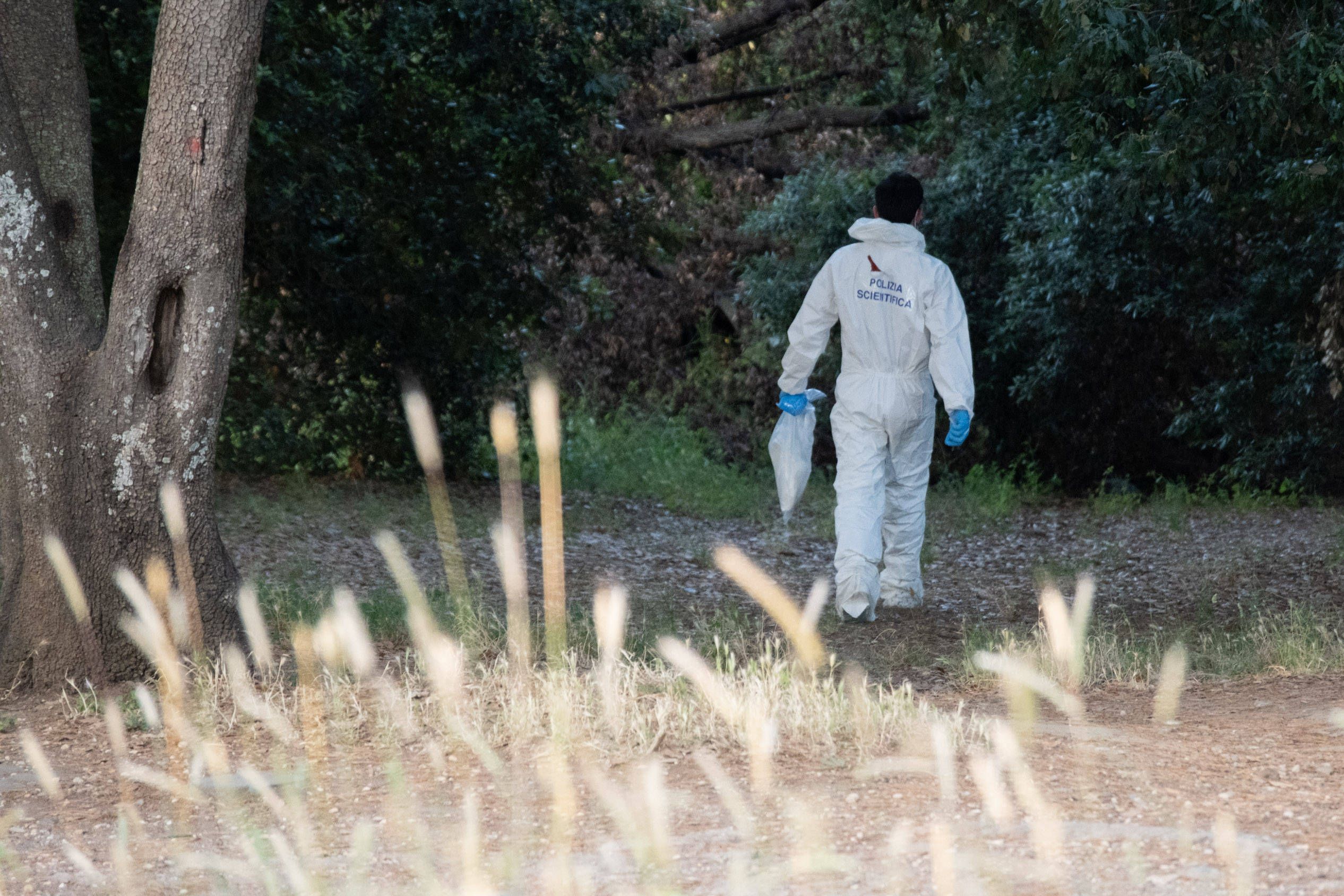 In einem Park in Rom wurden die Leichen einer Frau und eines Säuglings entdeckt.