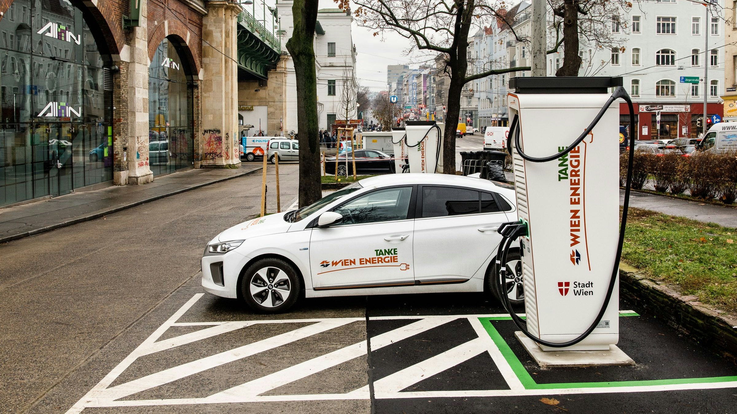 Heute.at - Elektrisierend! An diesem Tag tanken E-Autos gratis