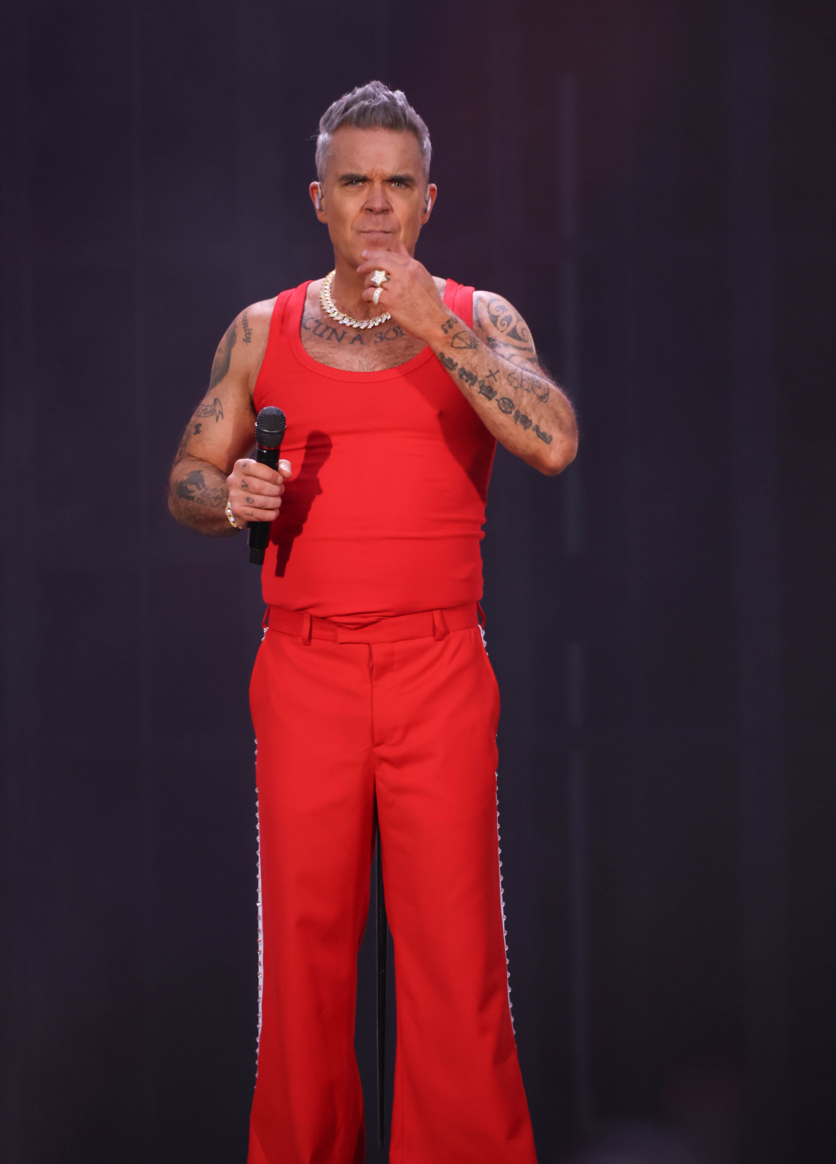 Bei seinem Konzert in London zeigte sich Robbie Williams von seiner verletzlichen Seite.