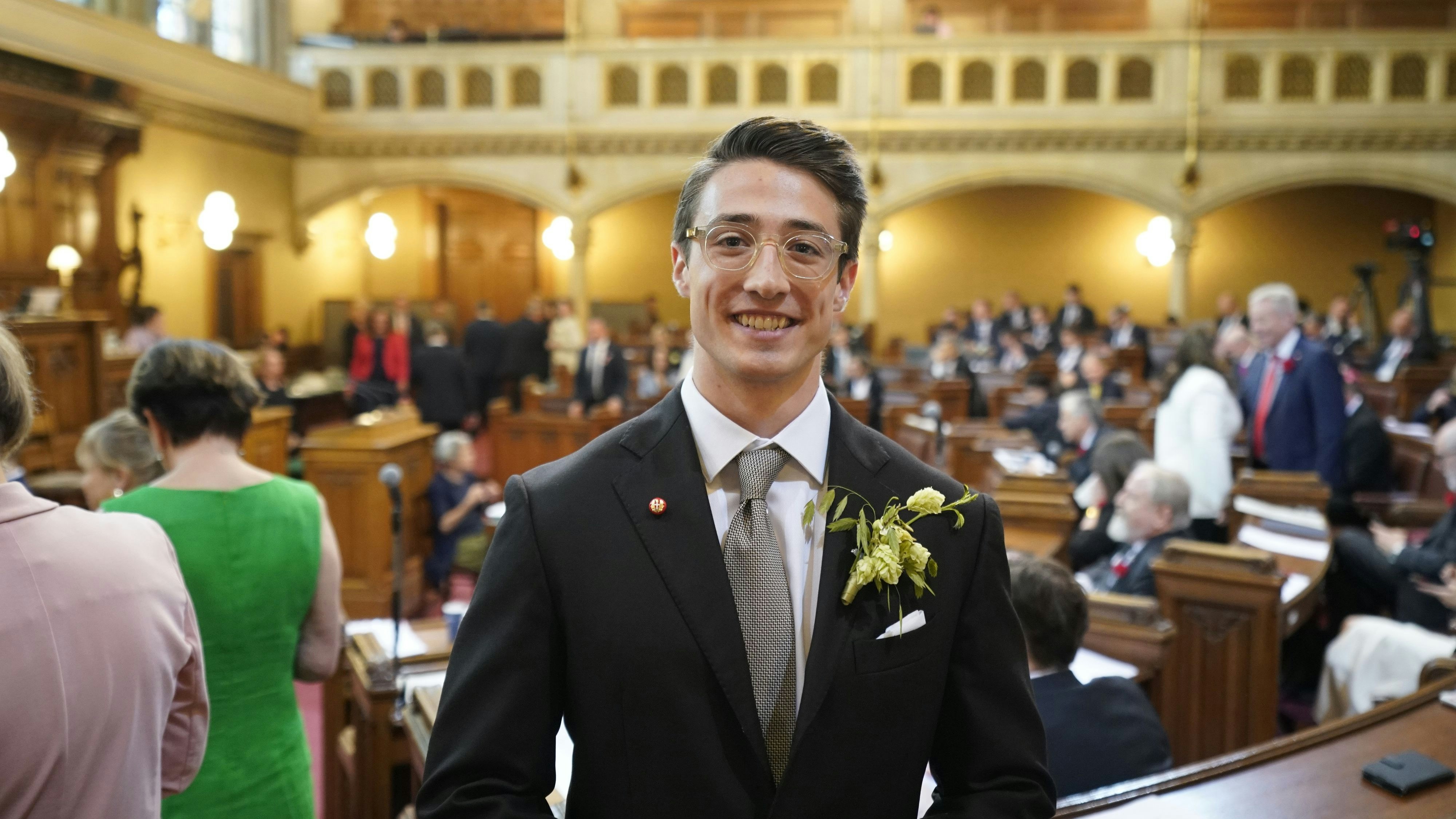 Früher setzte sich Theo Löcker als Schulsprecher für die Anliegen der Schüler ein, jetzt ist er in der echten Politik.