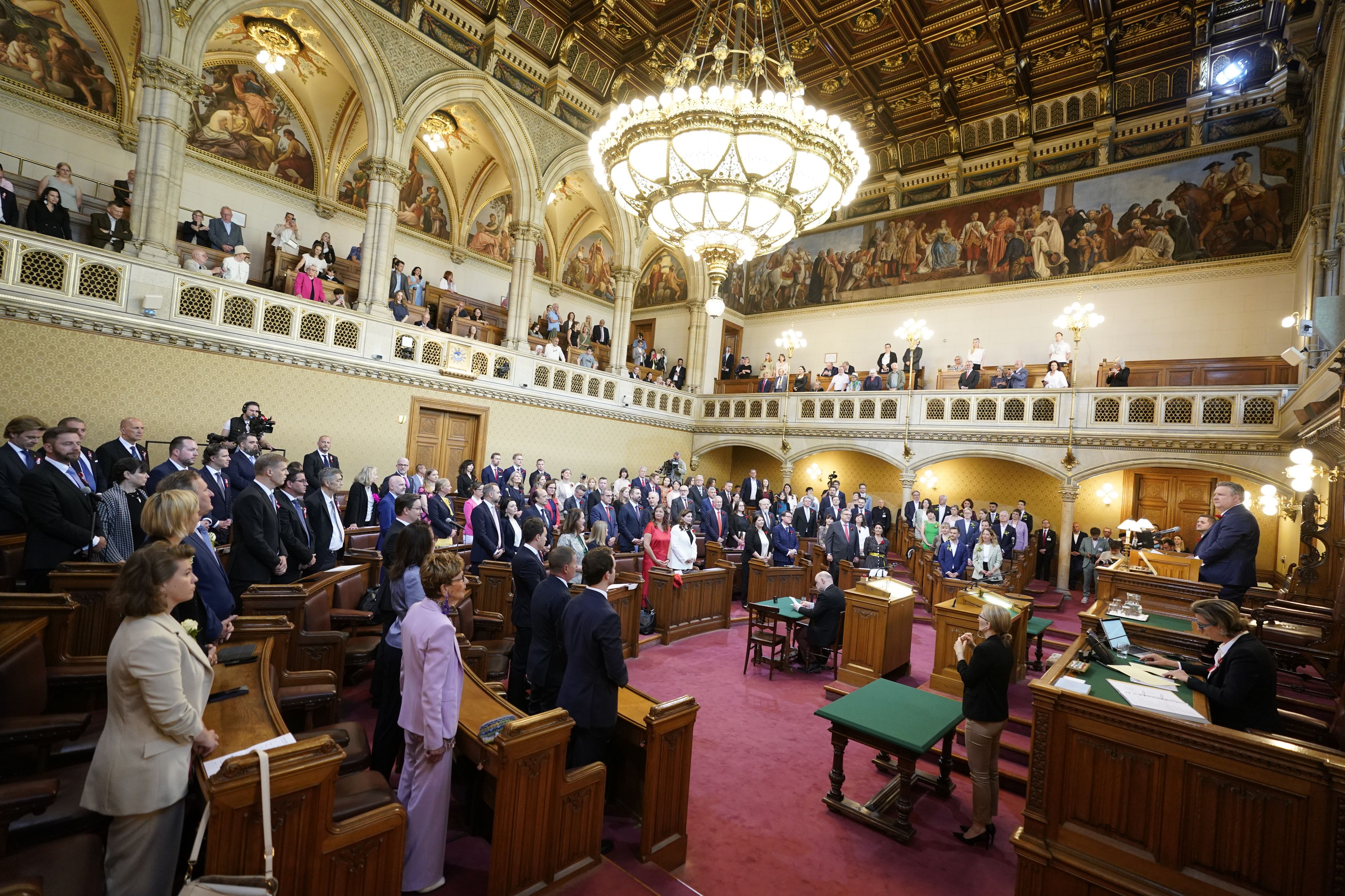 Bei der konstituierenden Sitzung des Gemeinderates und Landtages gibt es bereits Streit.