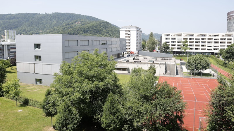 Eine Übersicht der Schule in Graz. Hier kam es am Dienstag, 10. Juni 2025 zu einem Amoklauf.