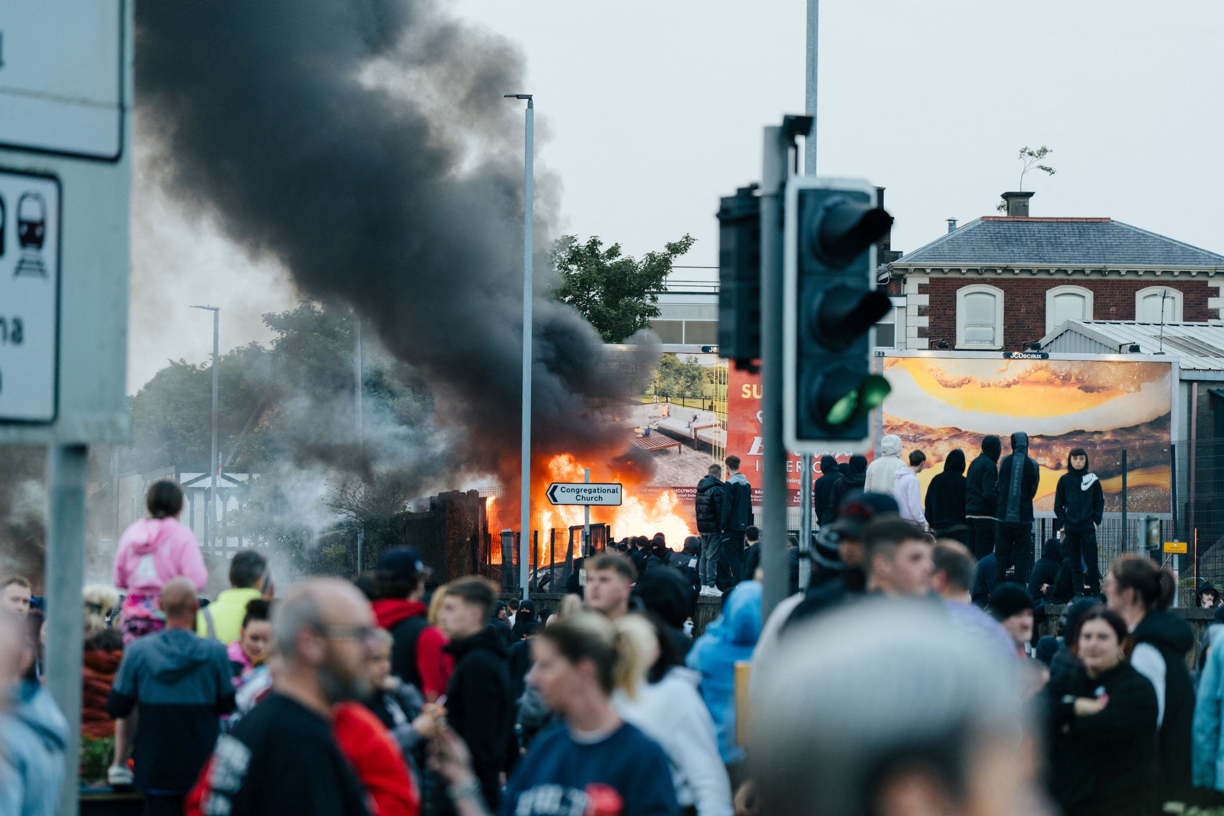 Seit zwei Tagen in Folge wird Ballymena von schweren Unruhen erschüttert.