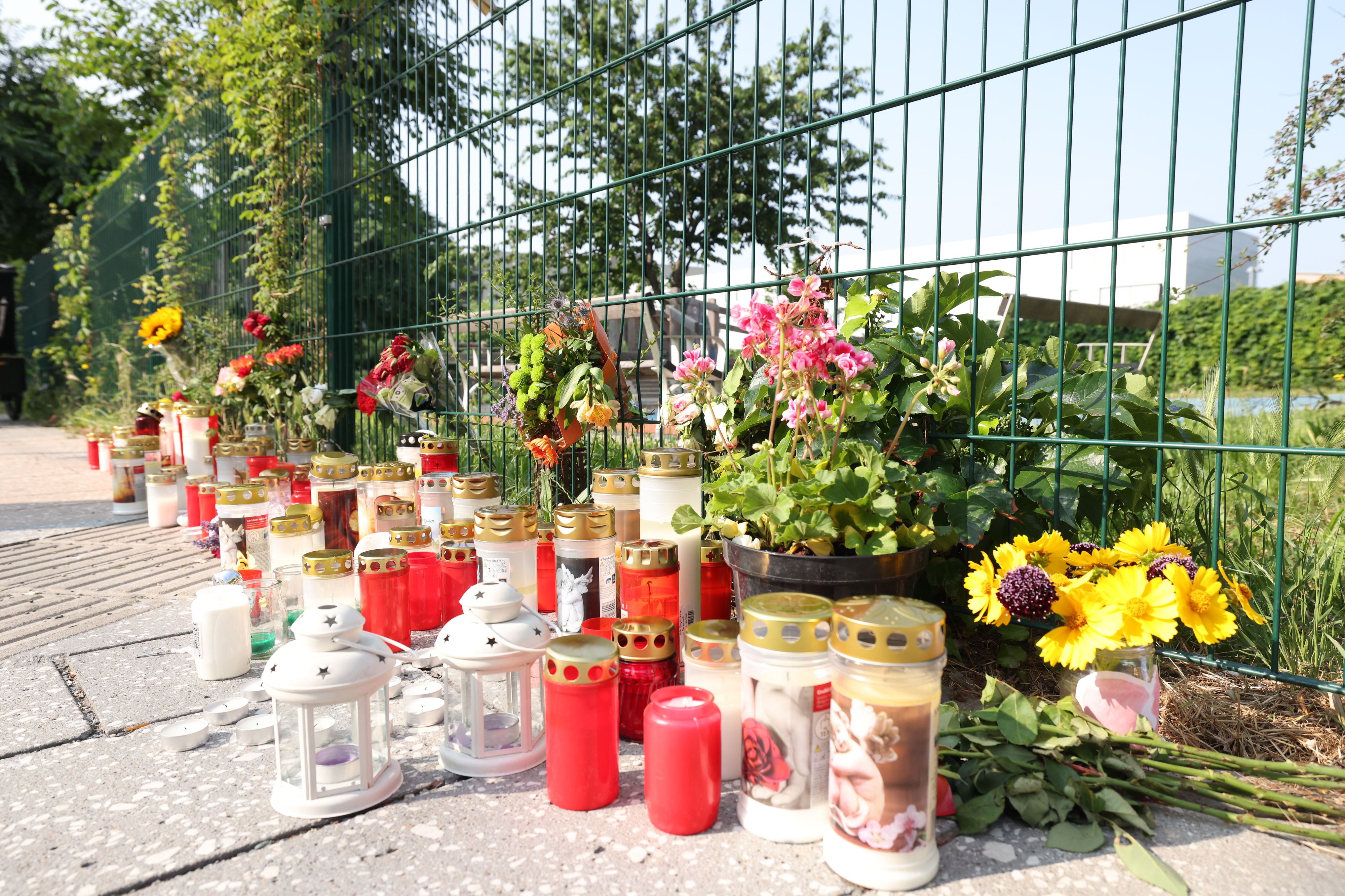 Der Amoklauf in Graz hinterlässt immer noch tiefe Spuren. Nun wird über eine Klage gegen die Republik nachgedacht.