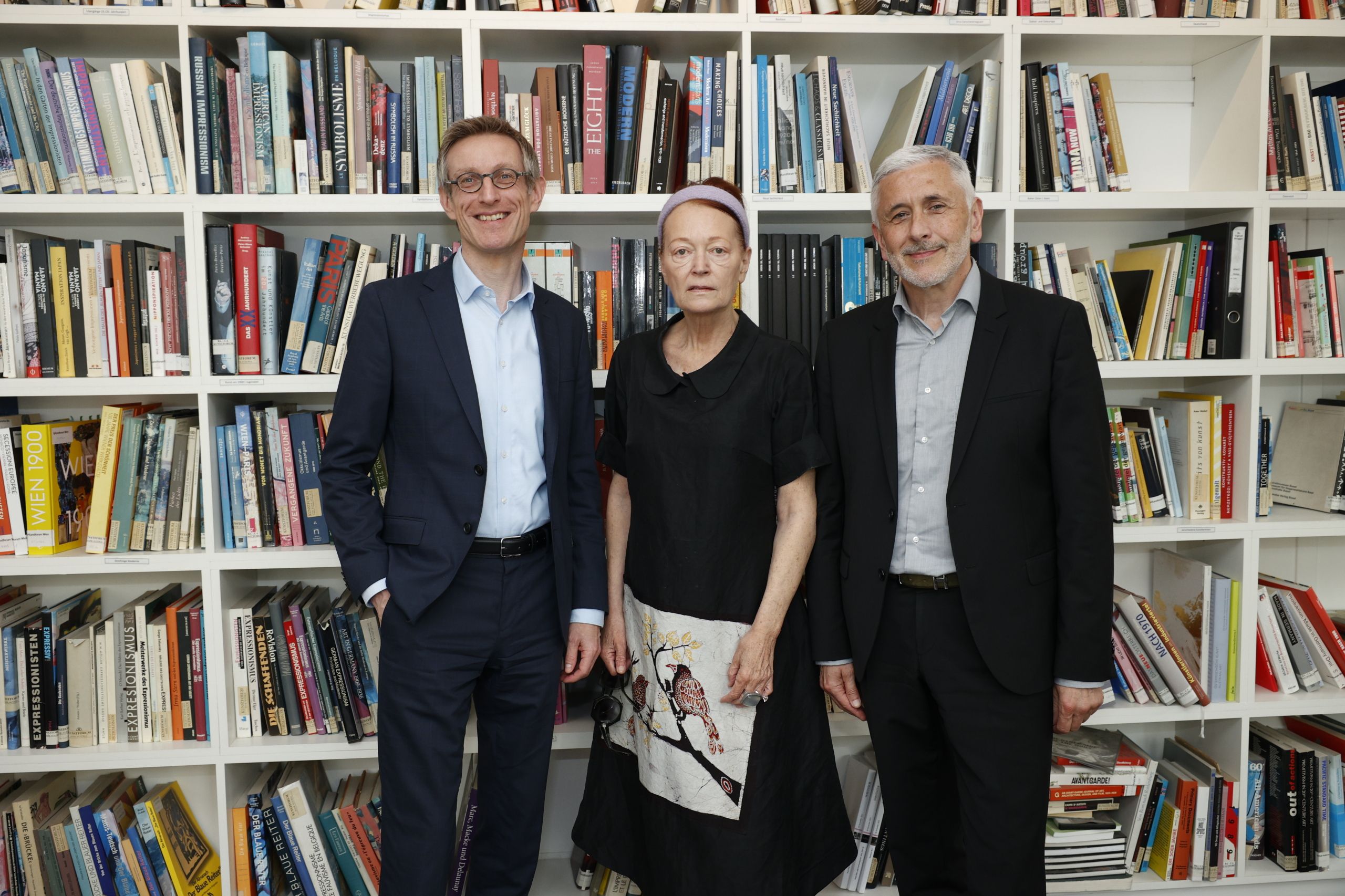 Ralph Gleis (Albertina), Ingried Brugger (Kunstforum) und Wolfgang Schilk (Unicredit Bank Austria) (v.l.) bringen die Martina-Abramović-Schau in die Albertina Modern.