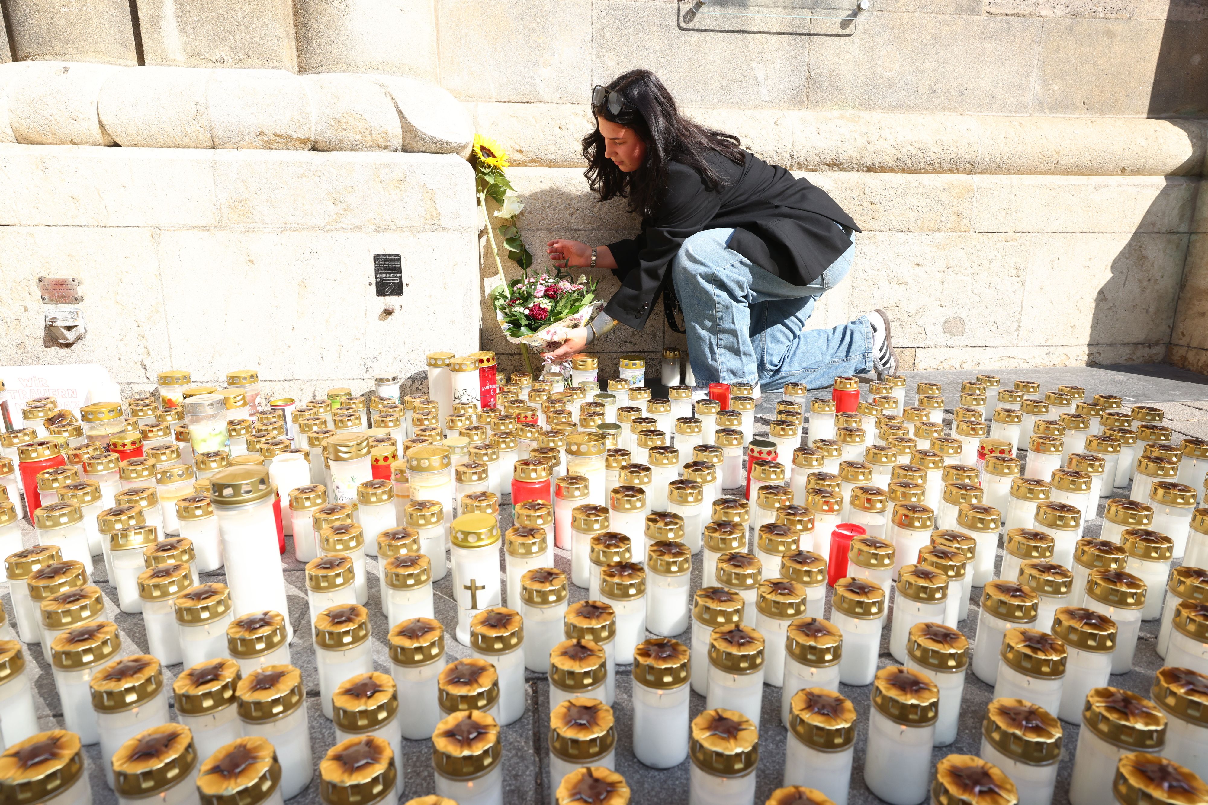 Gedenk-Aktion für Graz am Mittwochnachmittag am Wiener Stephansplatz.