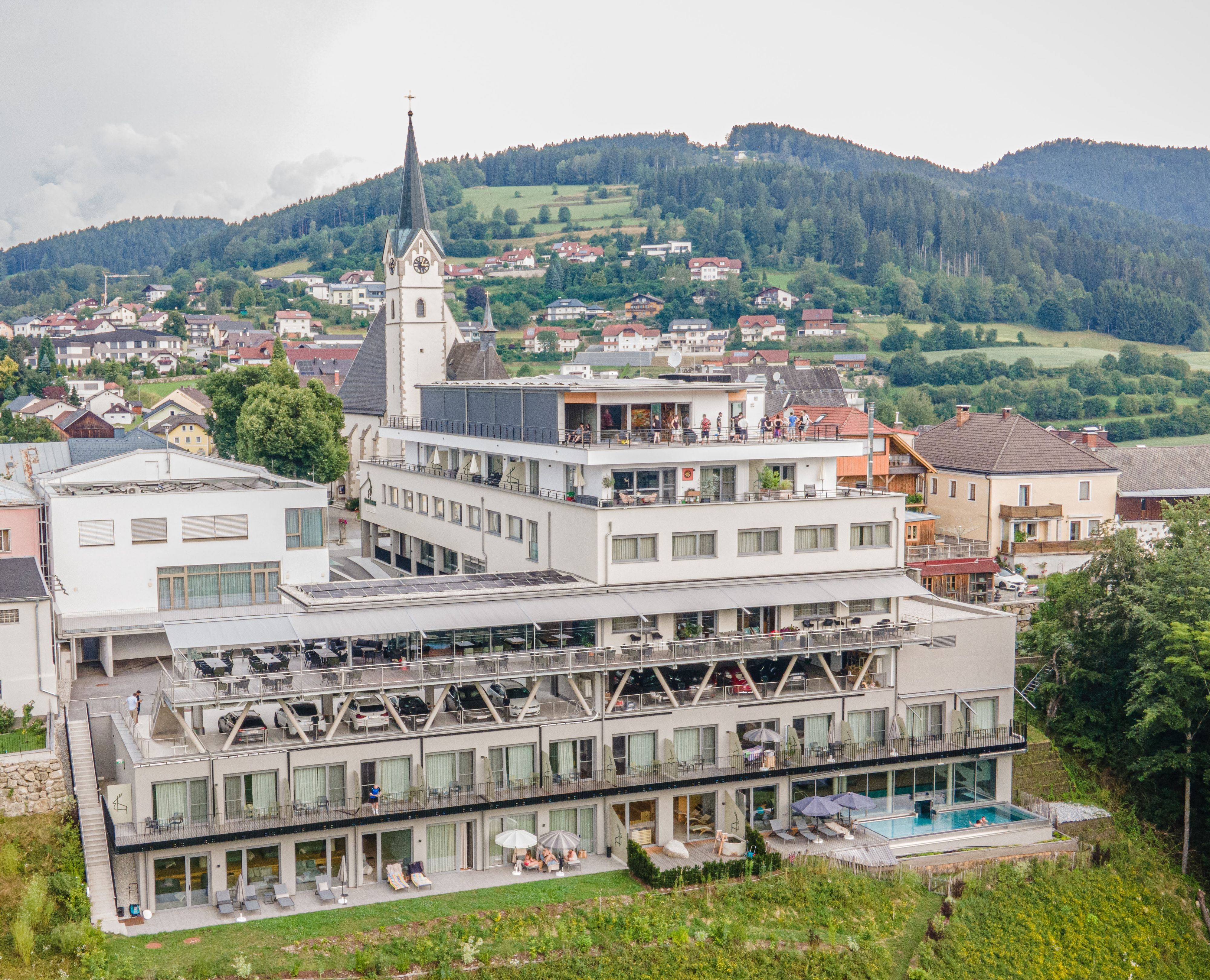 Heute.at - Hotel bringt ganze Region zum Leuchten