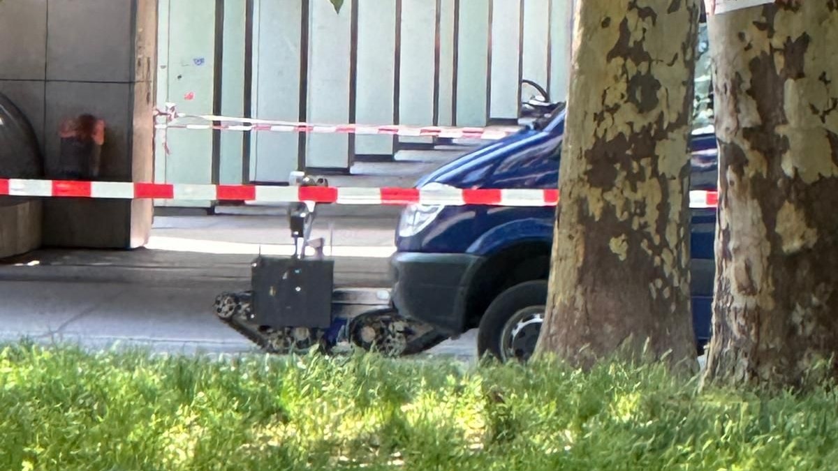 Der Bombenroboter rückt an