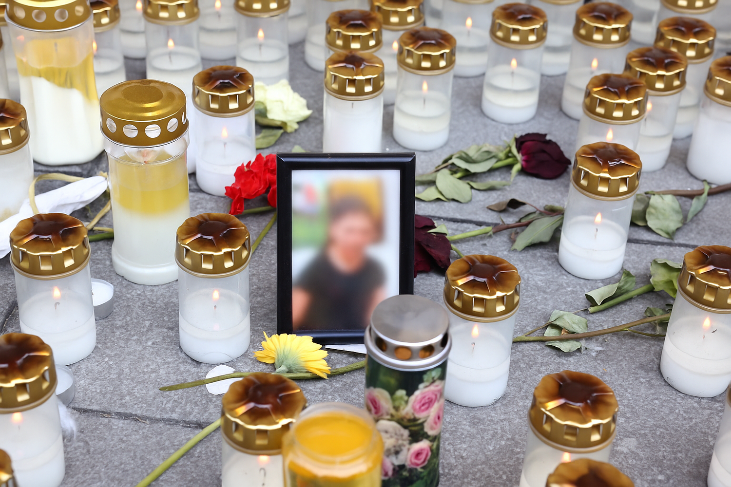 Ein Meer aus Kerzen für die Opfer aus Graz.