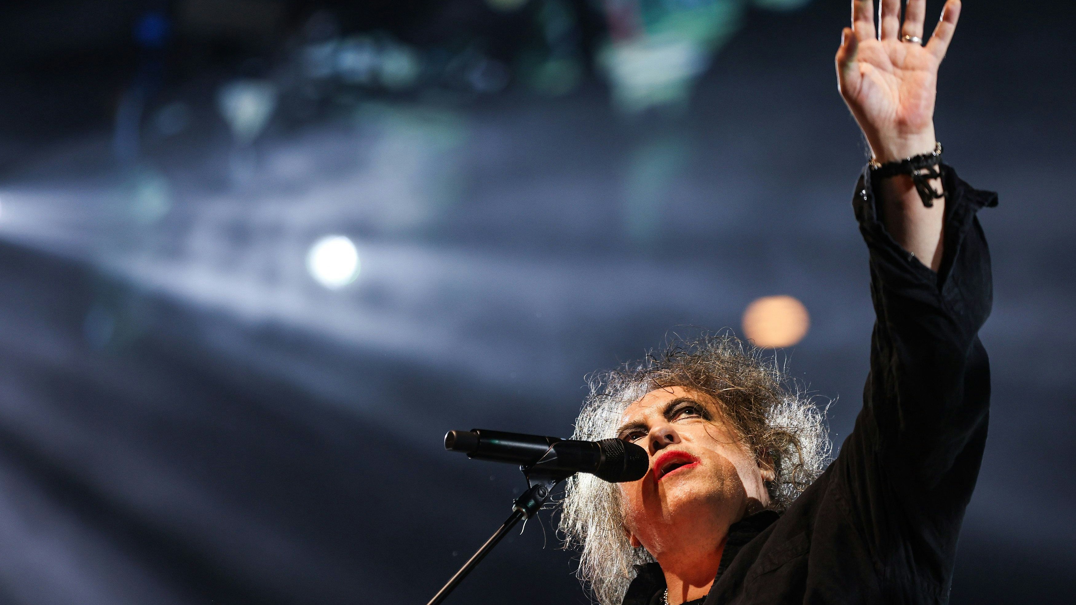 Heute.at - The Cure tanzen in den Weltuntergang