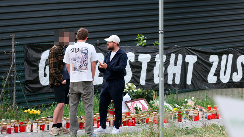 "Heute"-Reporter <strong>Christian Tomsits</strong> mit Schülern des BORG Dreierschützengasse.