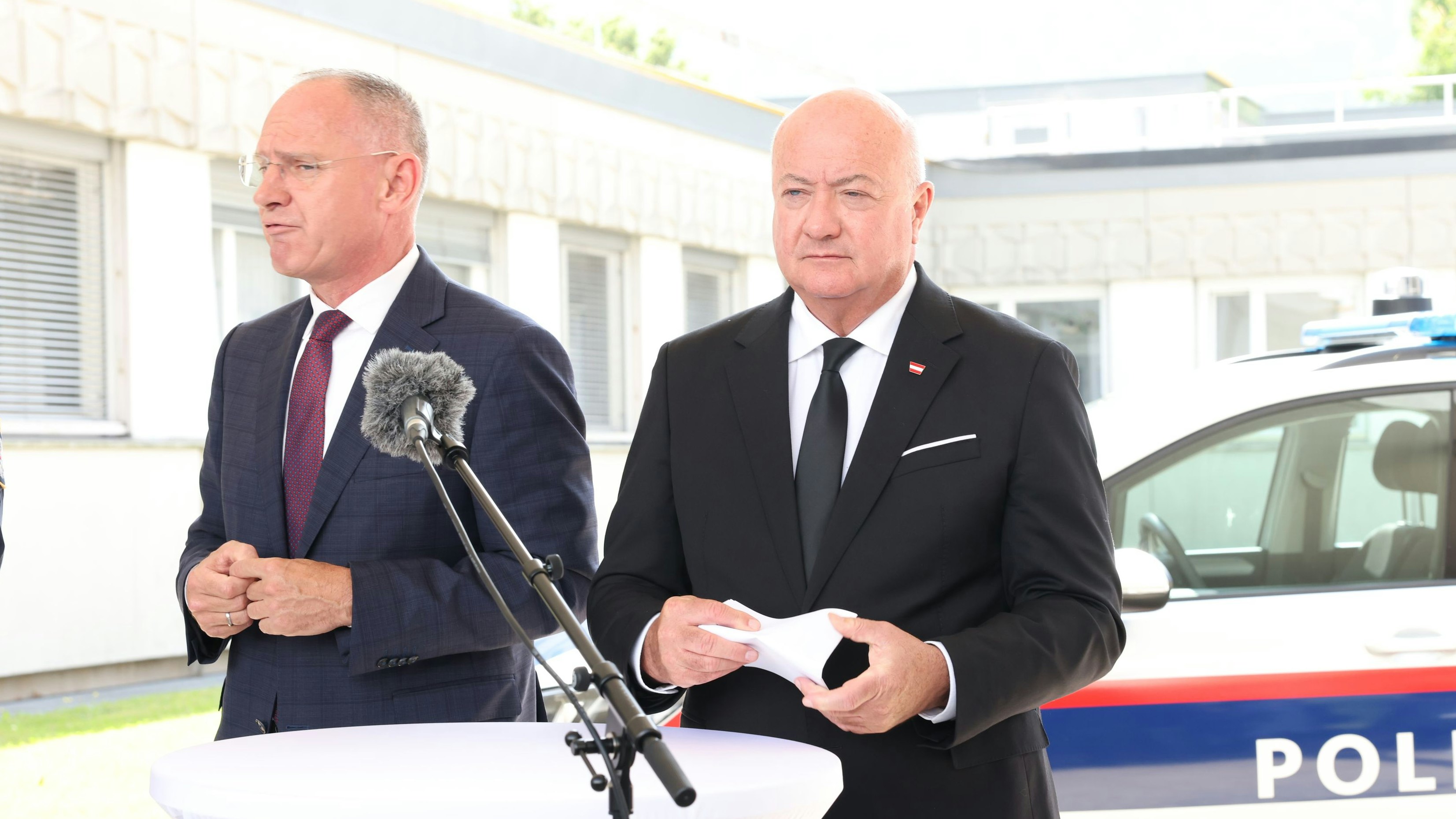 Reagieren nach Graz-Amok: Kanzler Stocker (VP), Innenminister Karner