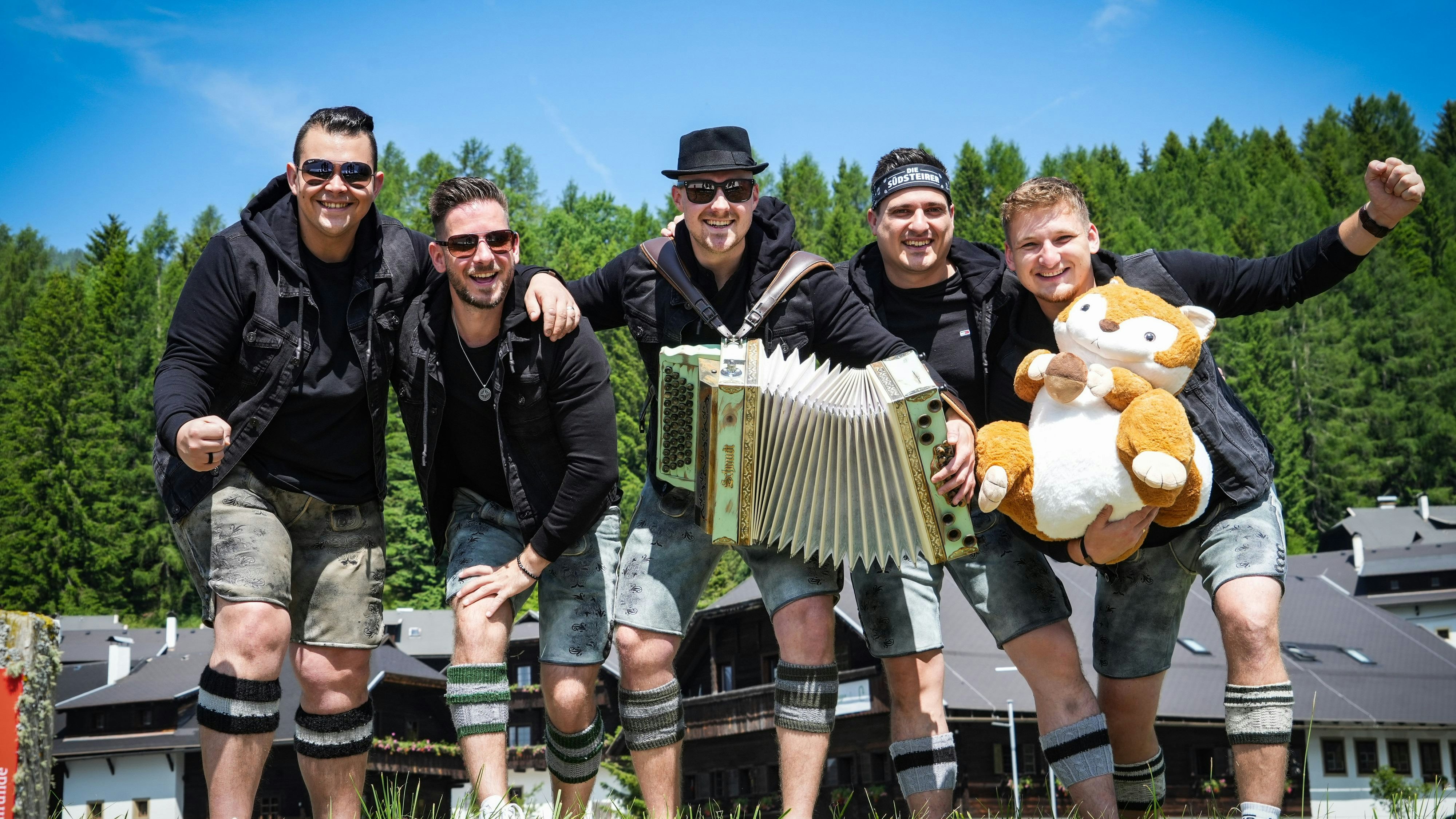 Das "Wenn die Musi spielt" Sommer Open Air bringt auch 2025 wieder zahlreiche Größen der Schlager- und Volksmusikszene nach Bad Kleinkirchheim.