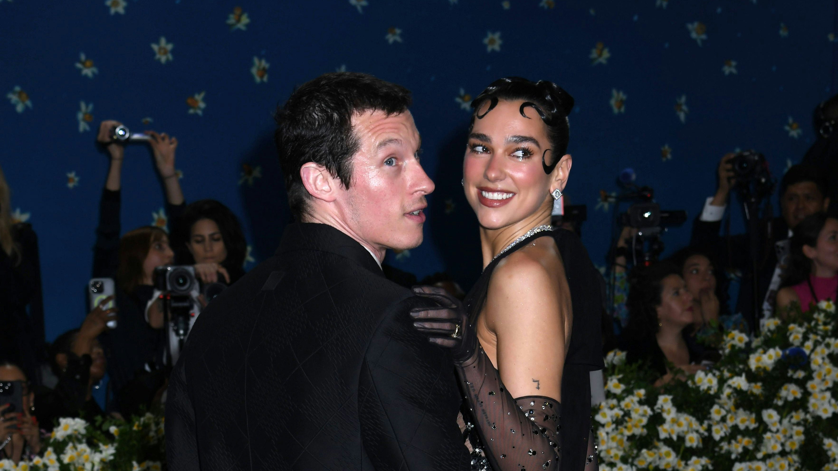 Heute.at - Endlich bestätigt! Sängerin Dua Lipa ist verlobt