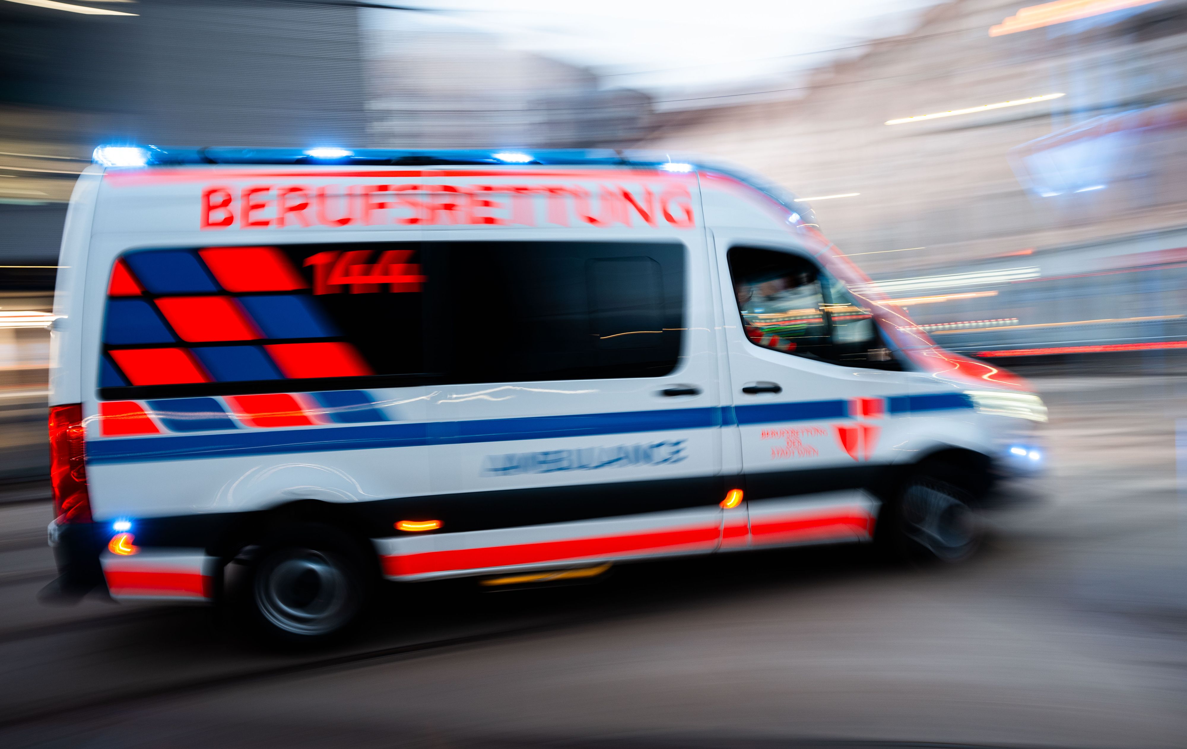 Der 25-Jährige wurde mit schweren Verletzungen ins Spital gebracht.