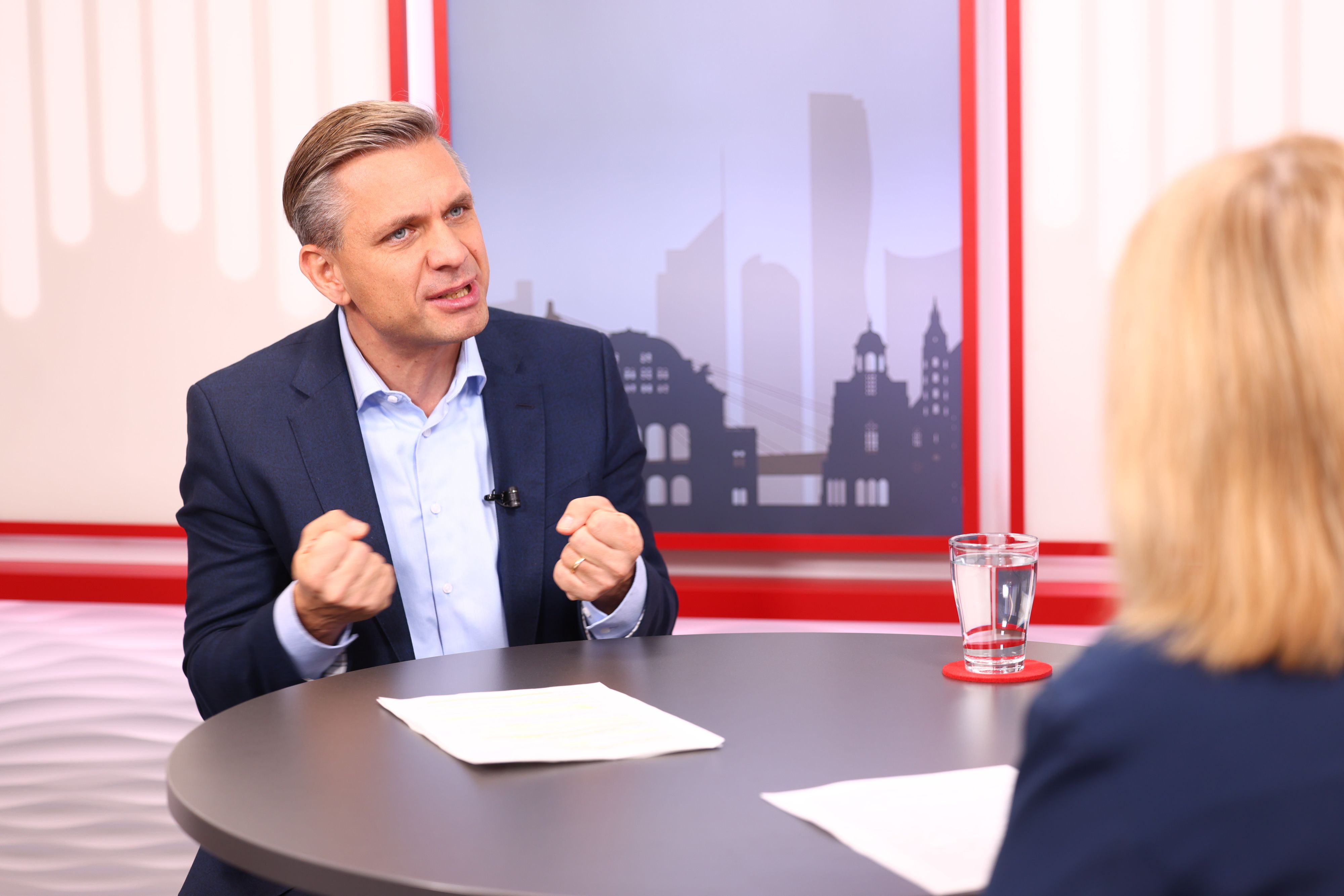 Wirtschaftsminister Wolfgang Hattmannsdorfer (ÖVP) sprach mit <em>