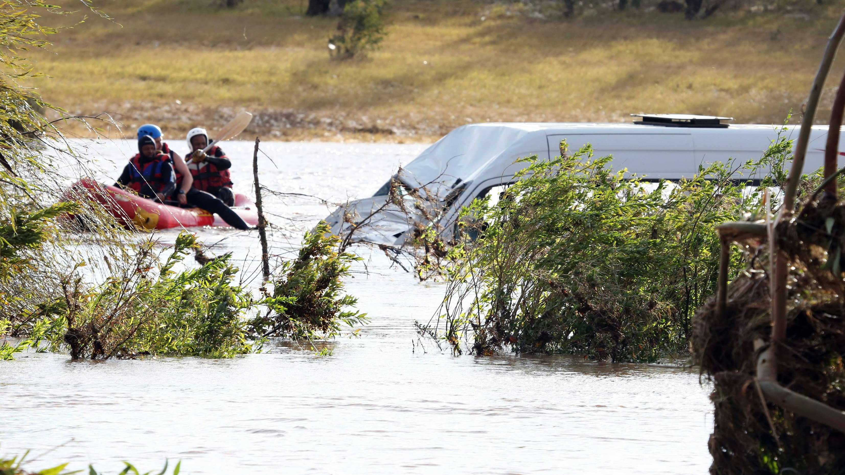 Heute.at - Auf Schnee-Chaos folgt Flut – Dutzende Tote in Südafrika