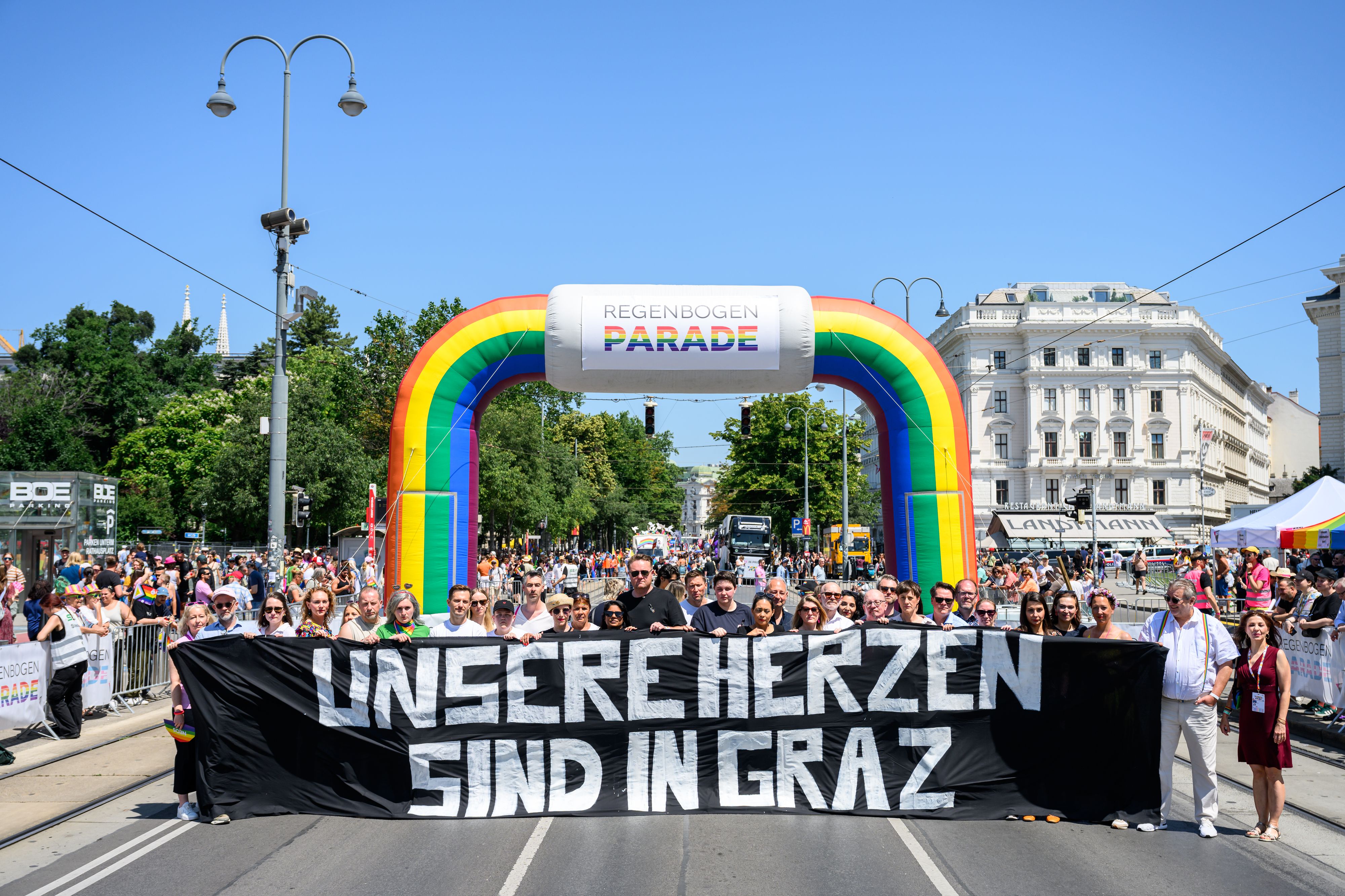 Die Regenbogenparade am 14. Juni in Wien