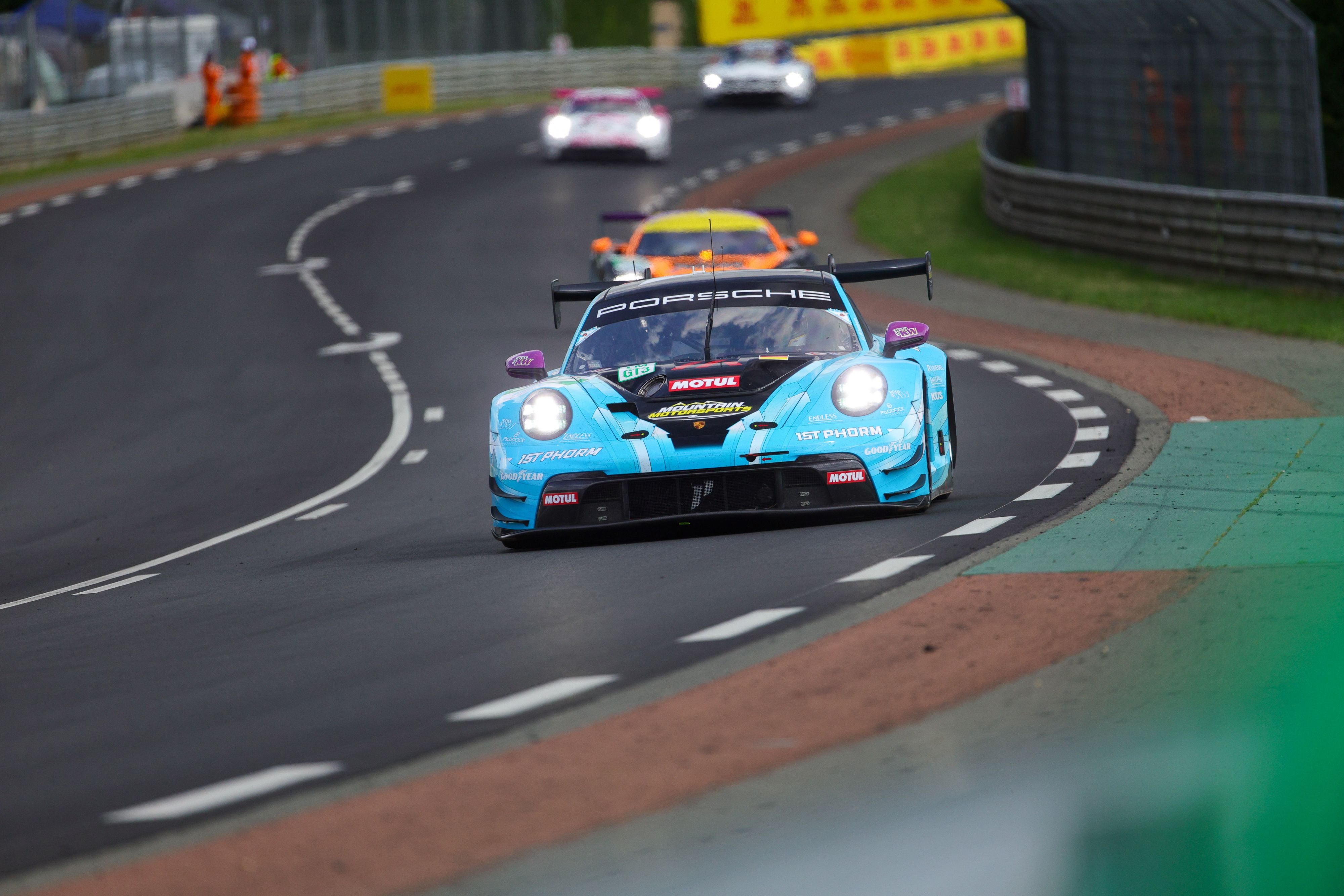 Ryan Hardwick (USA), Riccardo Pera (ITA), Richard Lietz (AUT) siegen im Porsche.