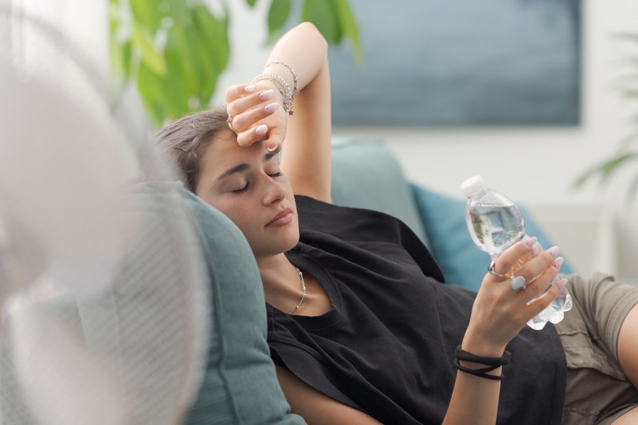 Das macht keinen Spaß mehr: Schon jetzt leiden viele Österreicher unter der Hitze in ihrer Wohnung.