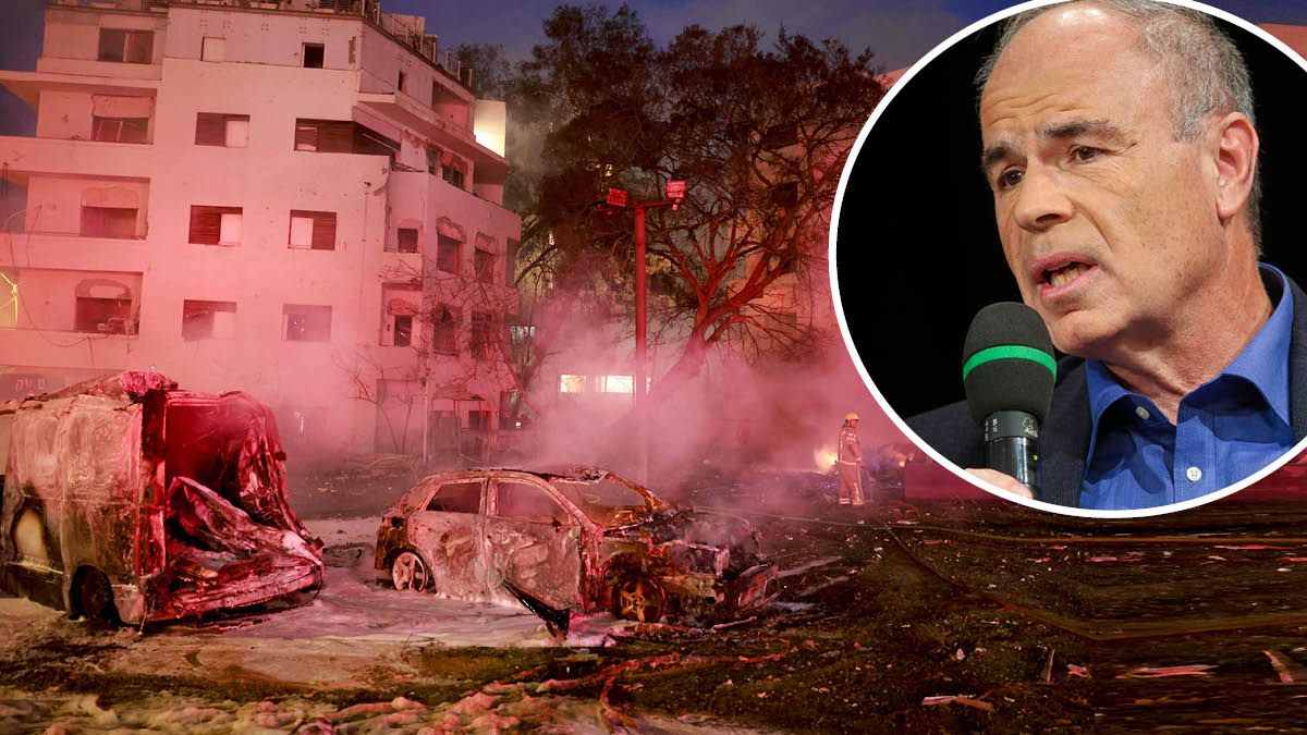 Mindestens zwei Dutzend Tote sind bisher in Israel zu beklagen. Ben Segenreich beschreibt die Lage.