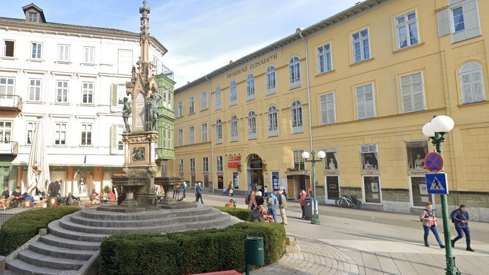 Heute.at - Nackter sprang in Brunnen – so überführte ihn Polizei
