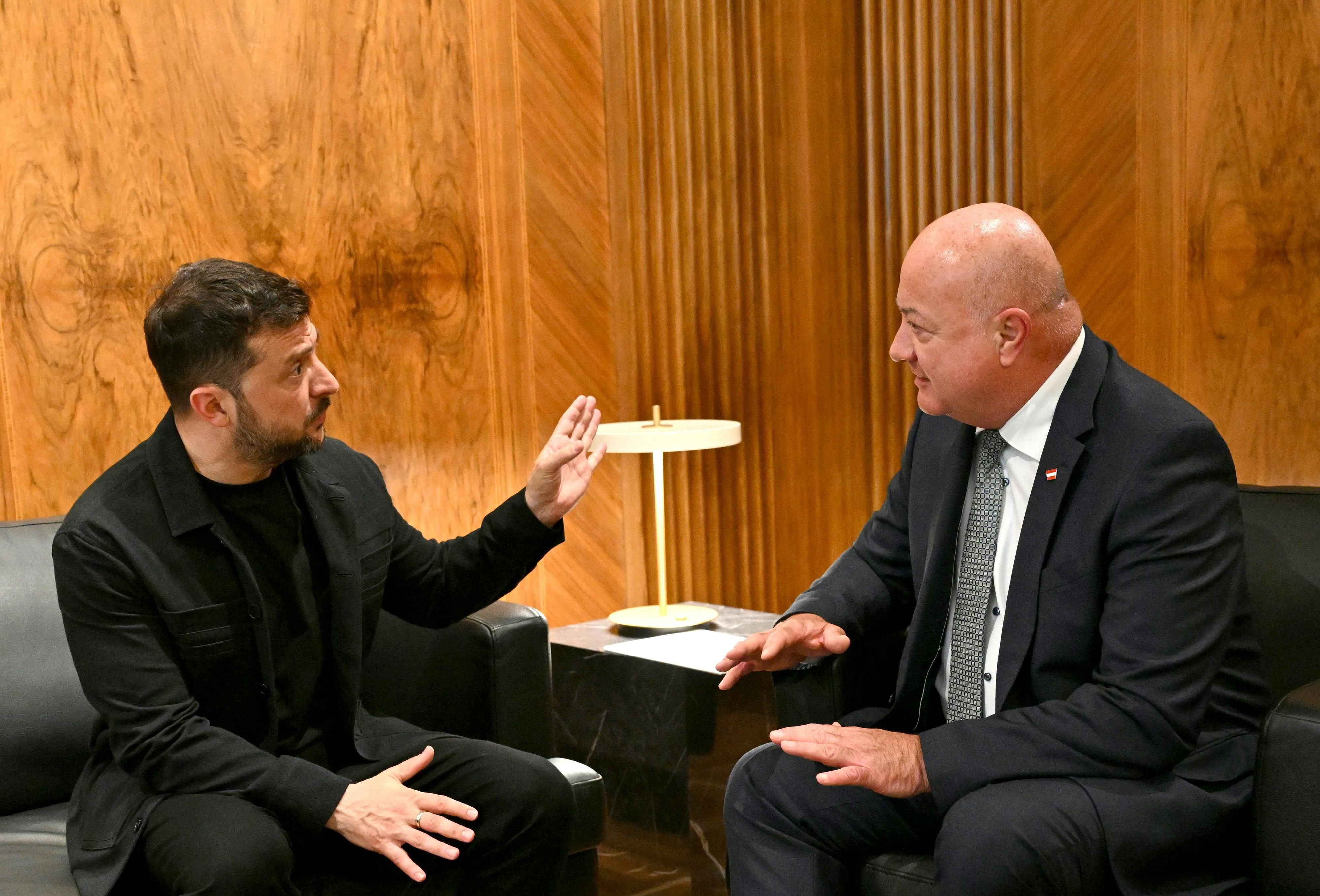 Anlässlich seines Staatsbesuchs in Wien sprach der ukrainische Präsident Wolodymyr Selenskyj mit Bundeskanzler Christian Stocker.